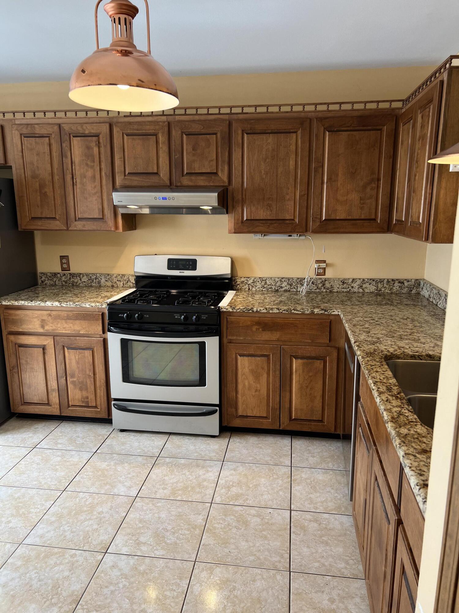 SUMMER TREE, LOT 11 - Residential