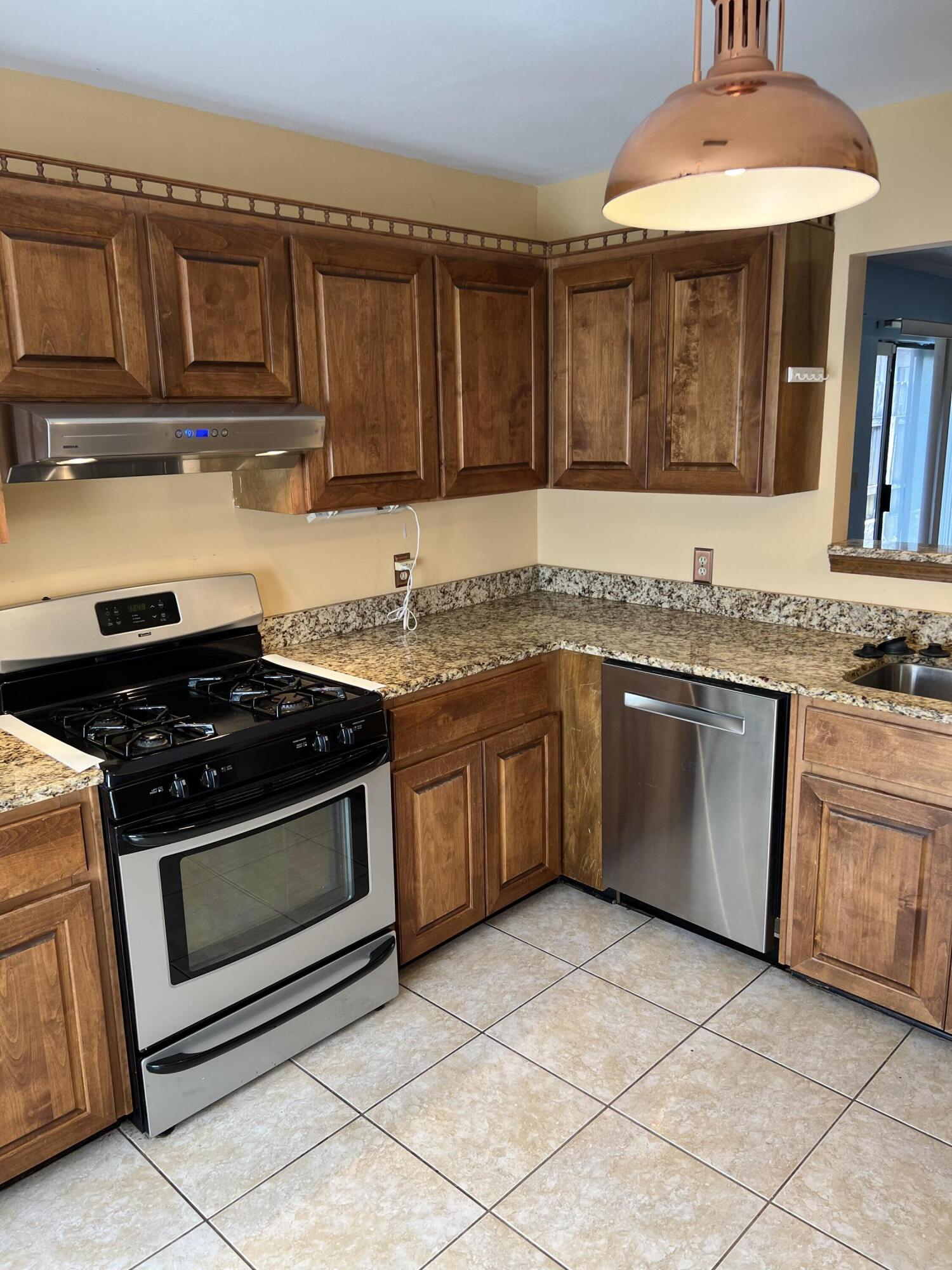 SUMMER TREE, LOT 11 - Residential