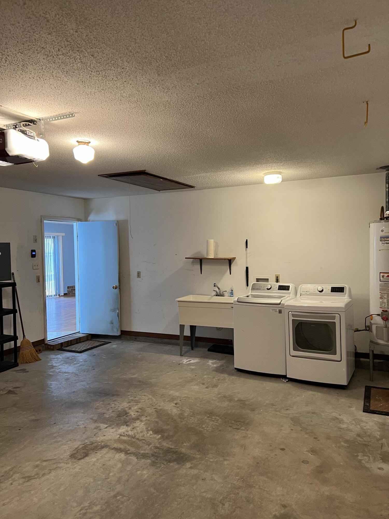 SUMMER TREE, LOT 11 - Residential