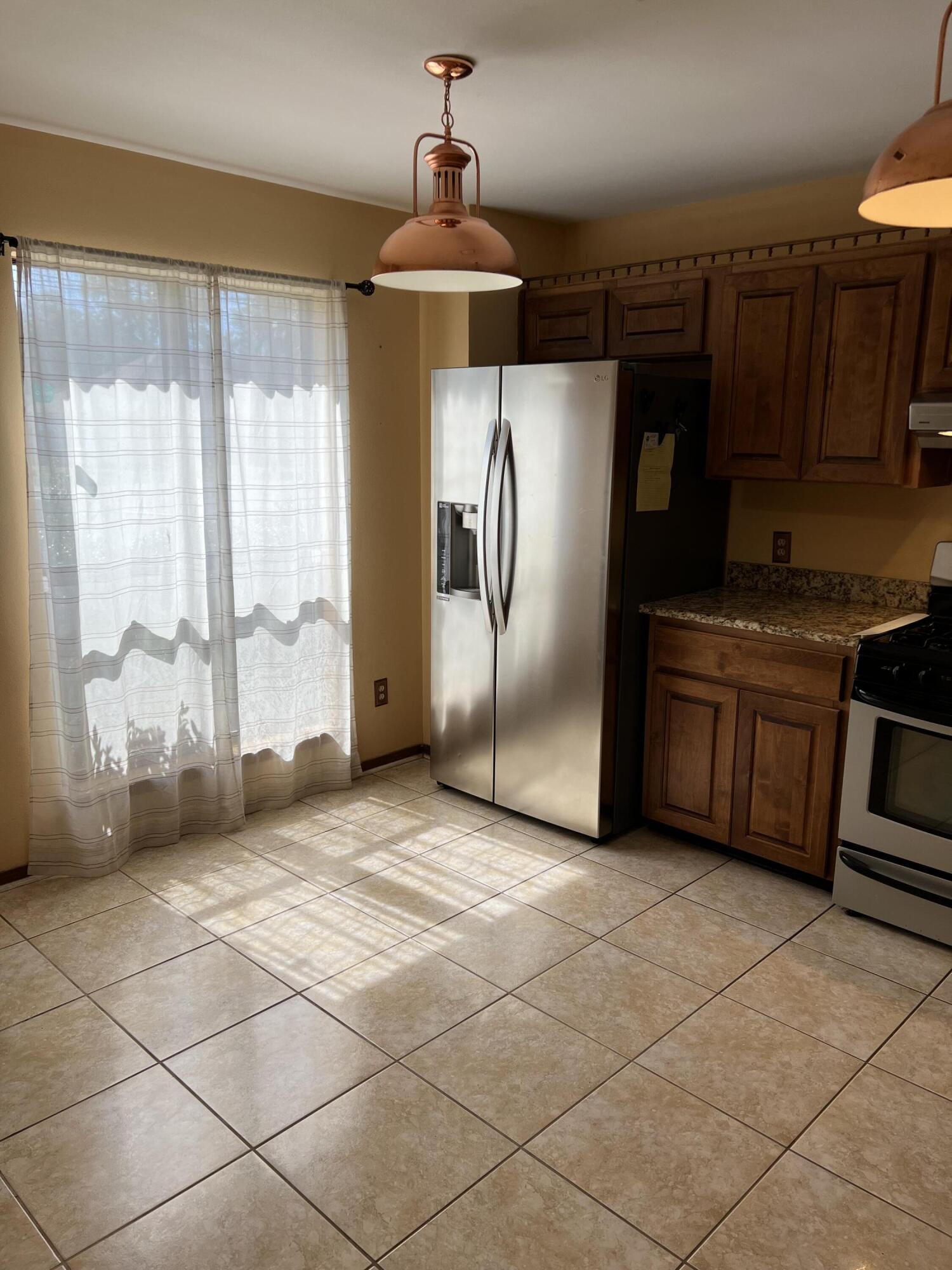 SUMMER TREE, LOT 11 - Residential