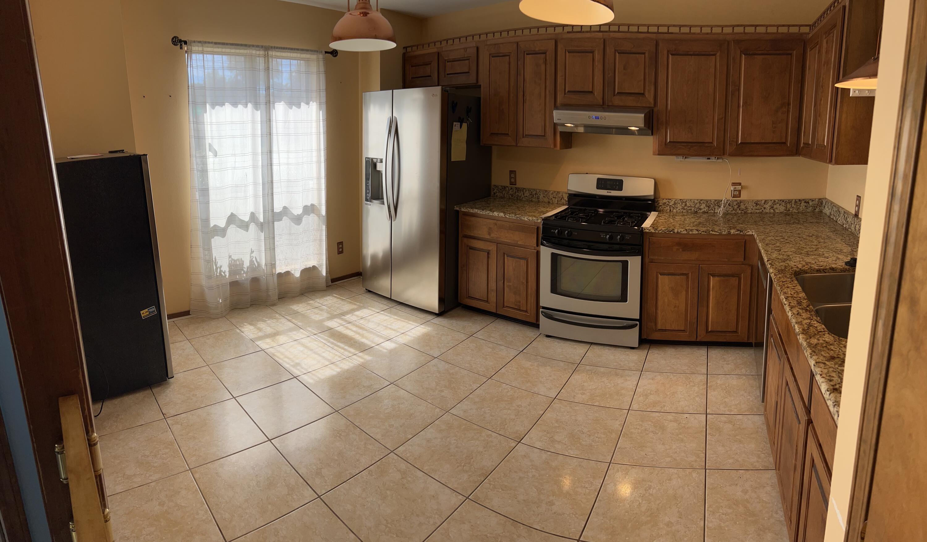 SUMMER TREE, LOT 11 - Residential