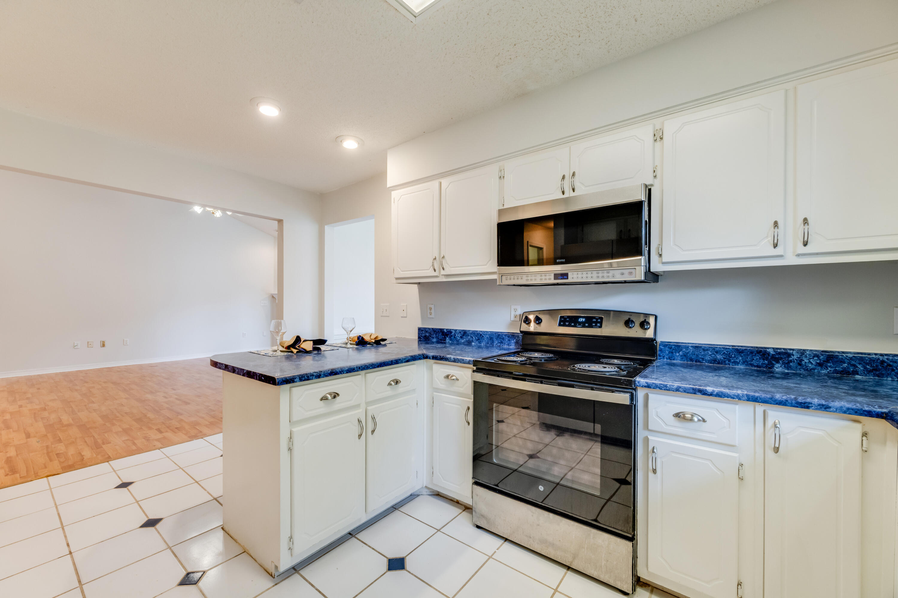 PINNACLE POINT - Residential Lease
