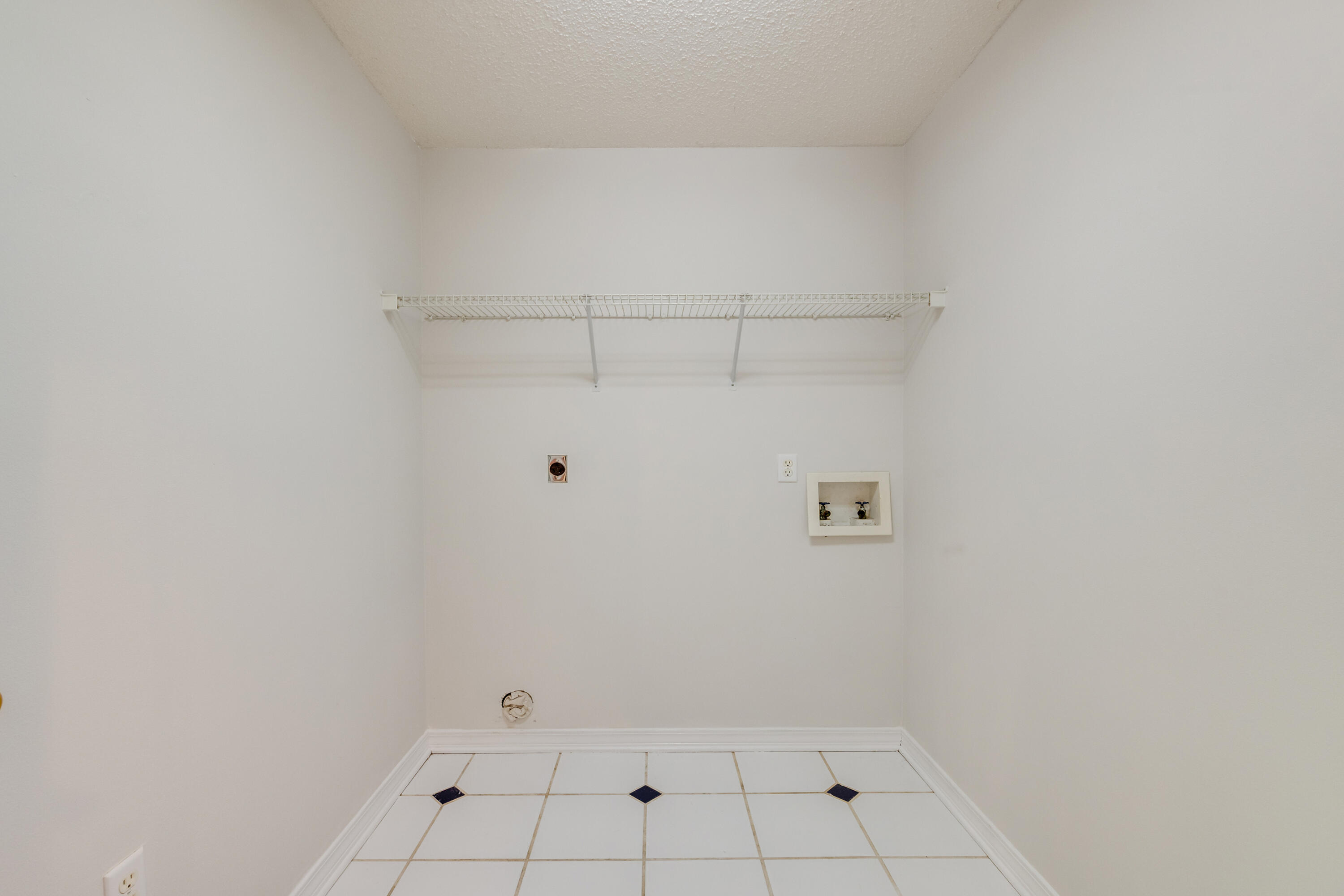 PINNACLE POINT - Residential Lease