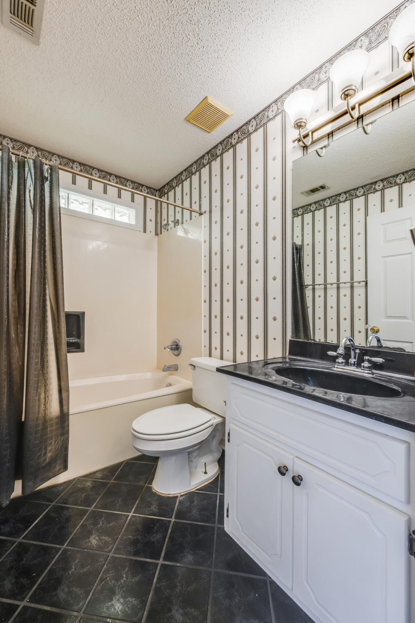 PINNACLE POINT - Residential Lease