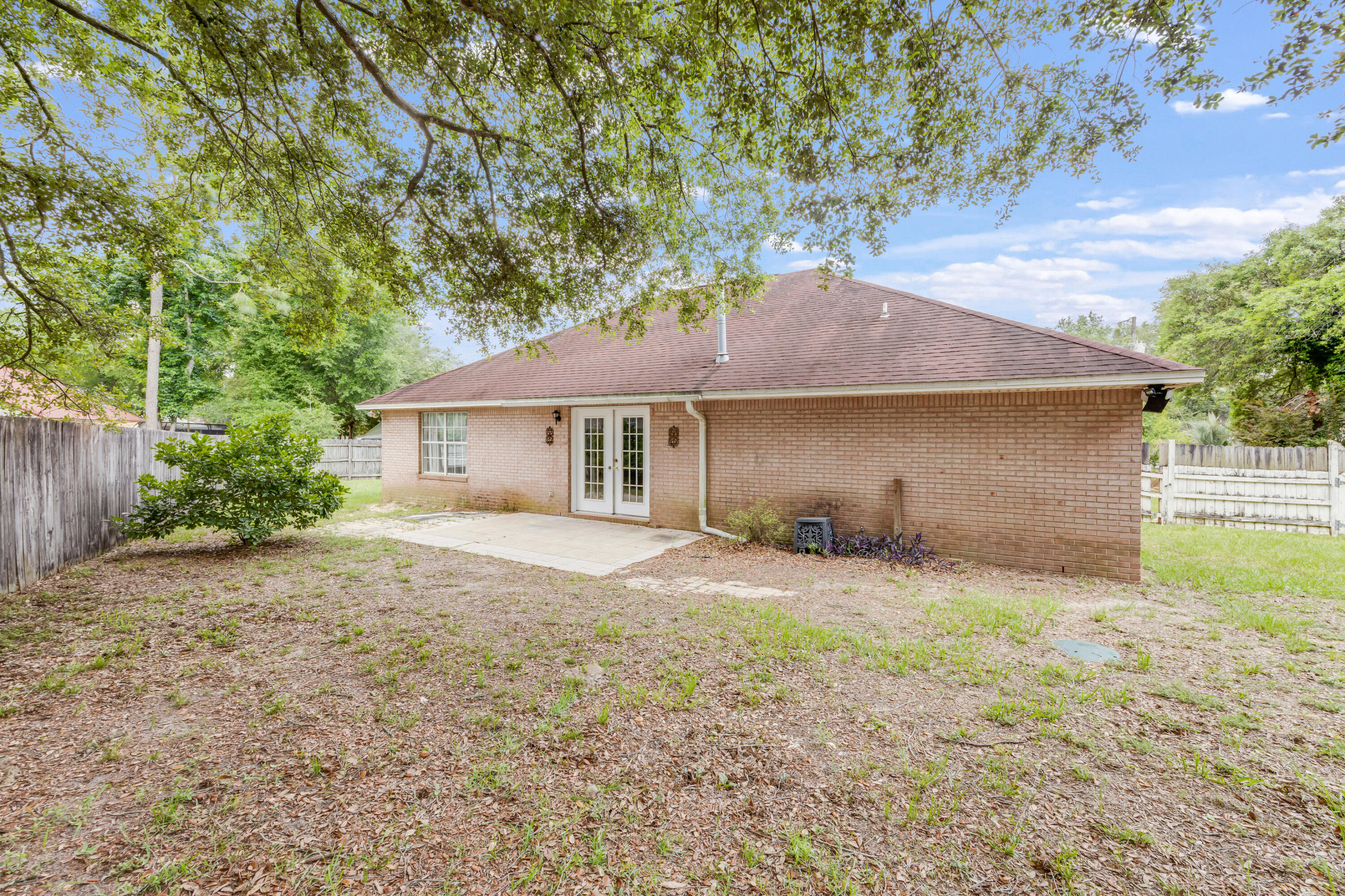 PINNACLE POINT - Residential Lease