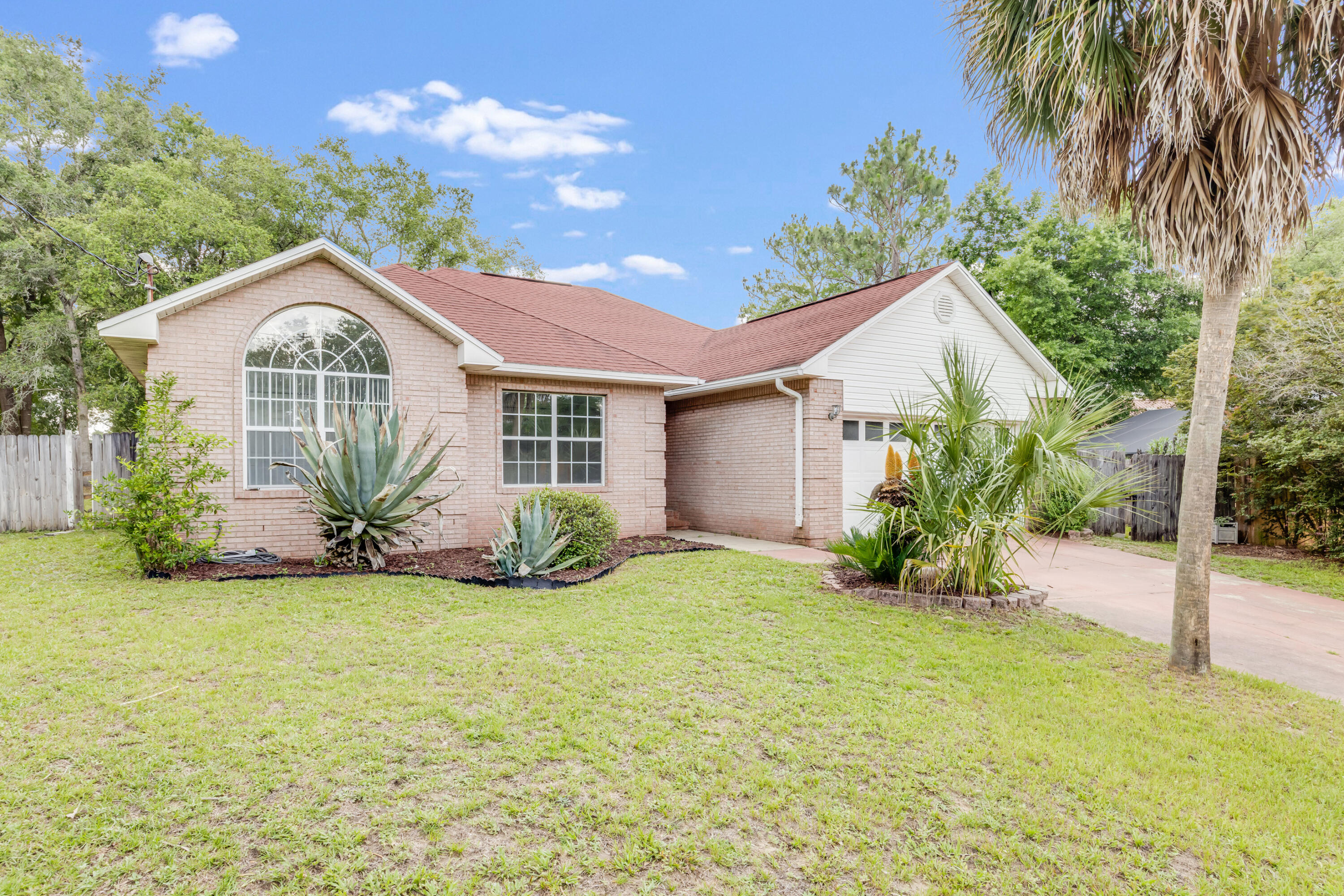 PINNACLE POINT - Residential Lease