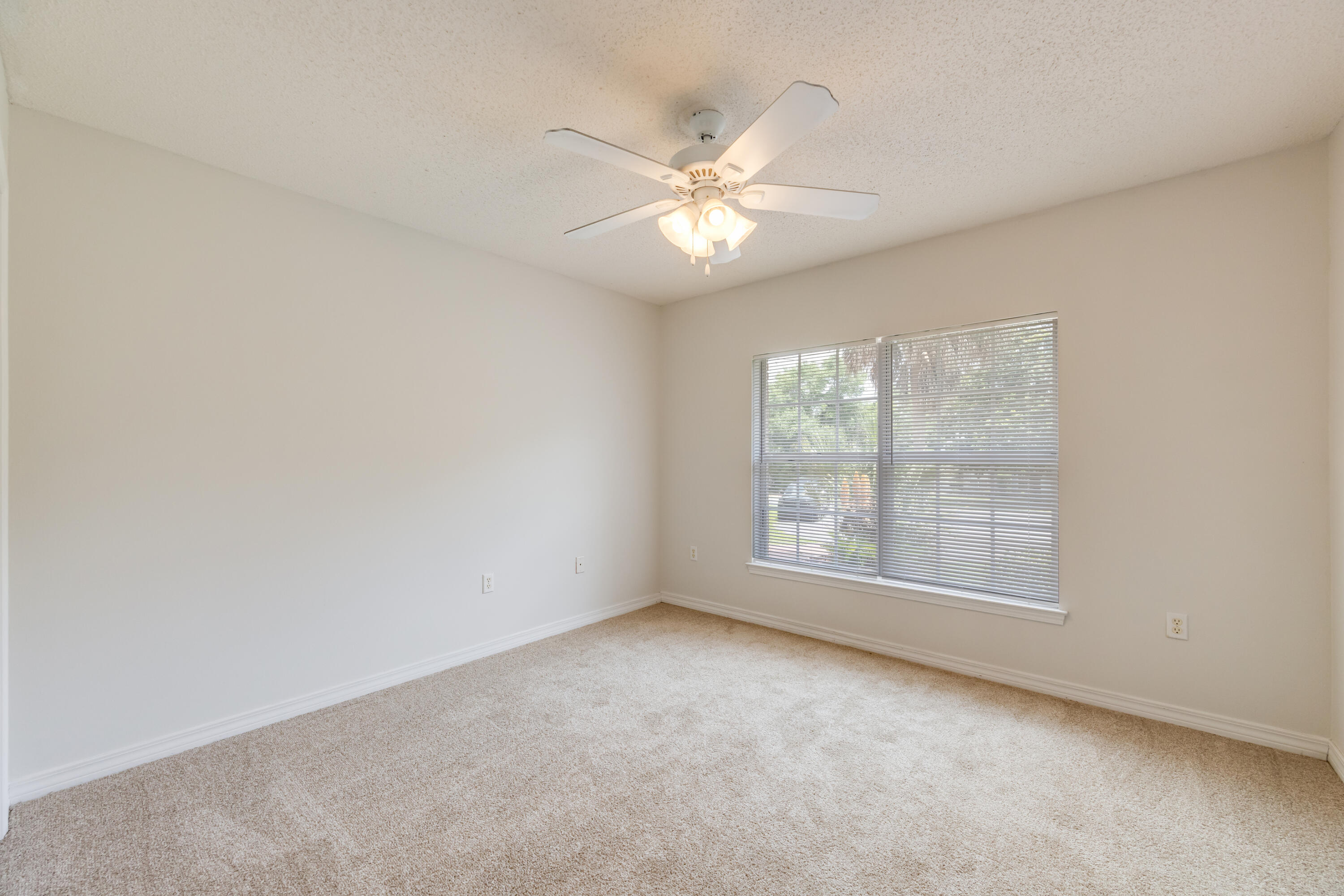 PINNACLE POINT - Residential Lease