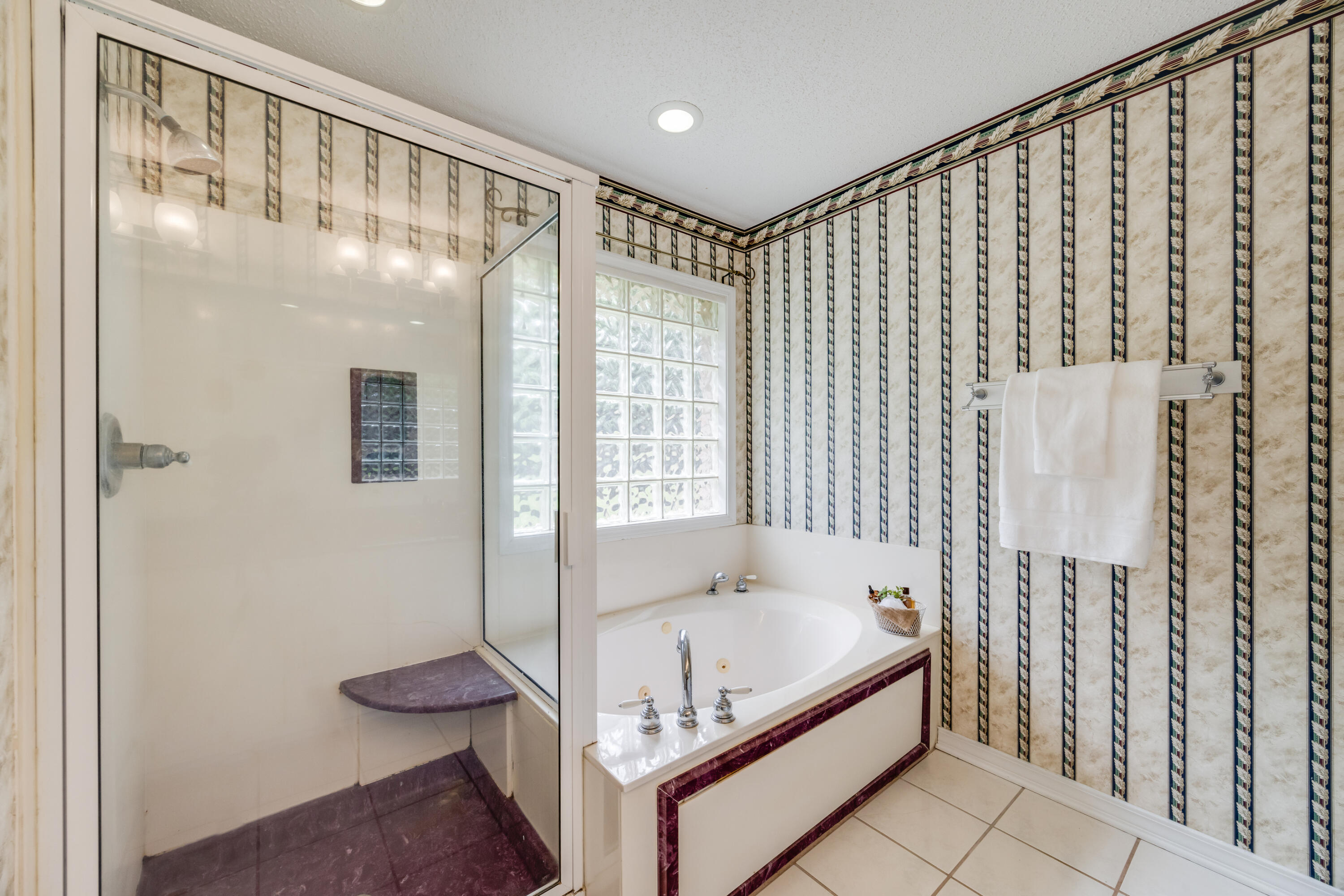 PINNACLE POINT - Residential Lease