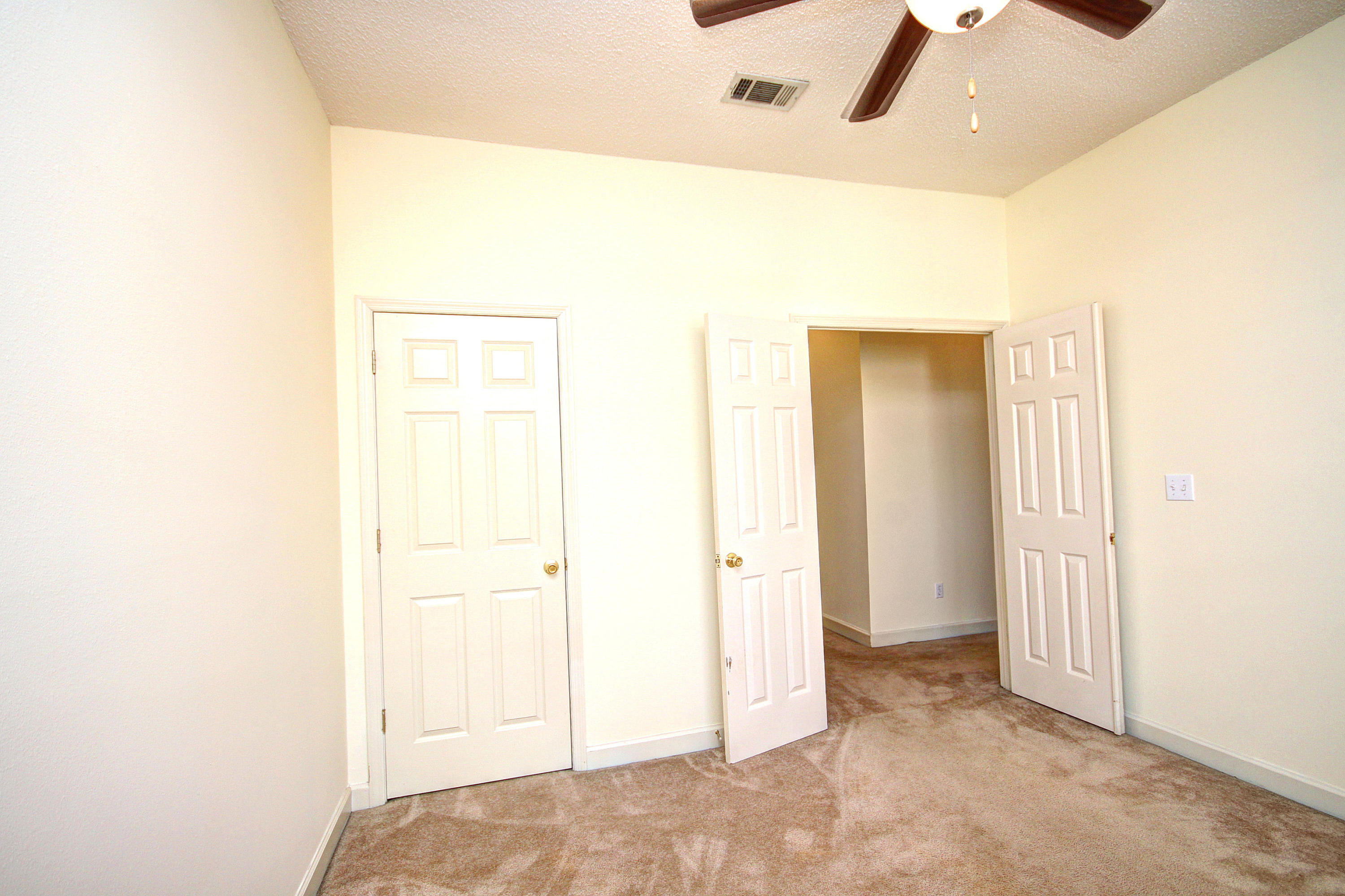 Ridge Wood Manor - Residential