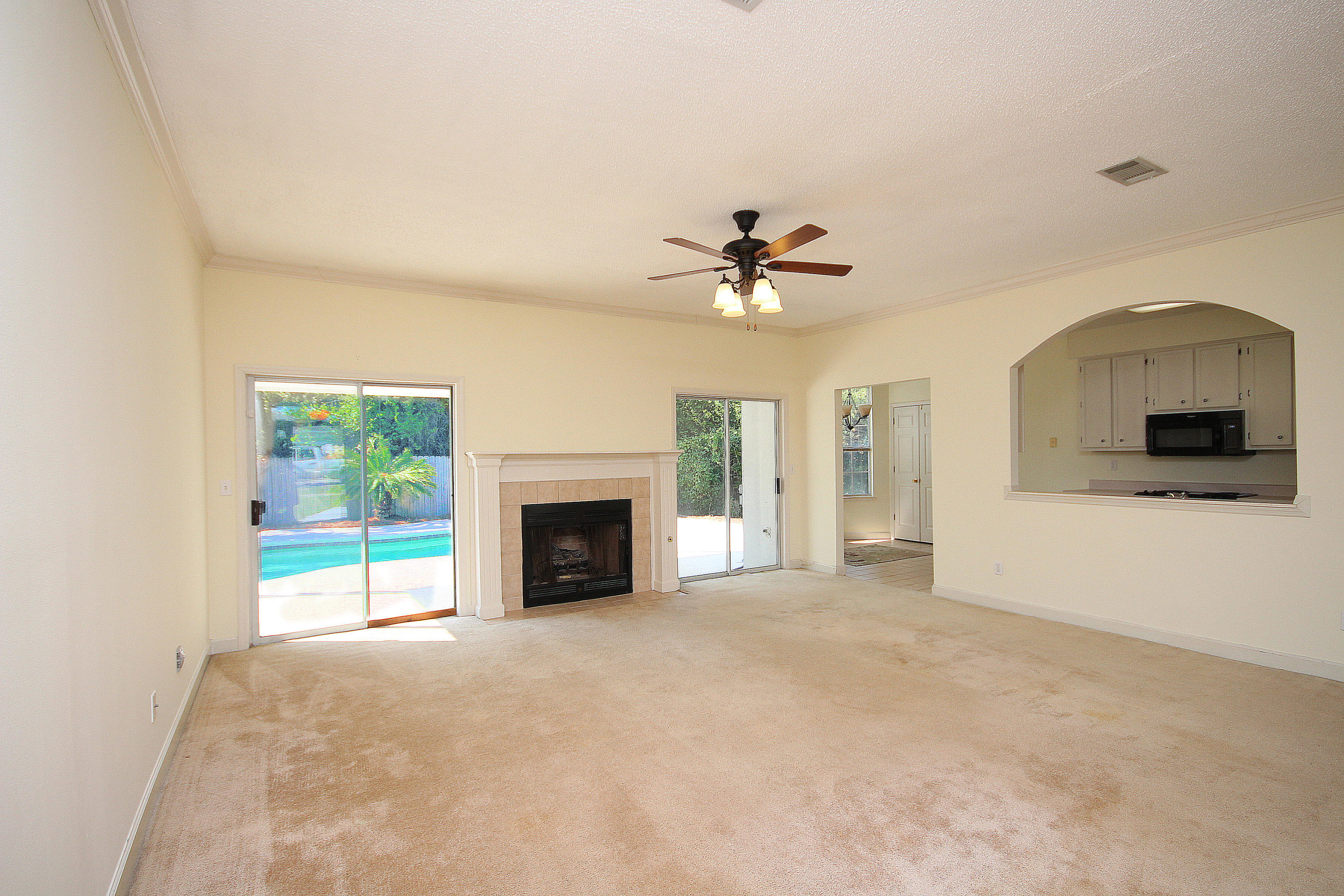 Ridge Wood Manor - Residential