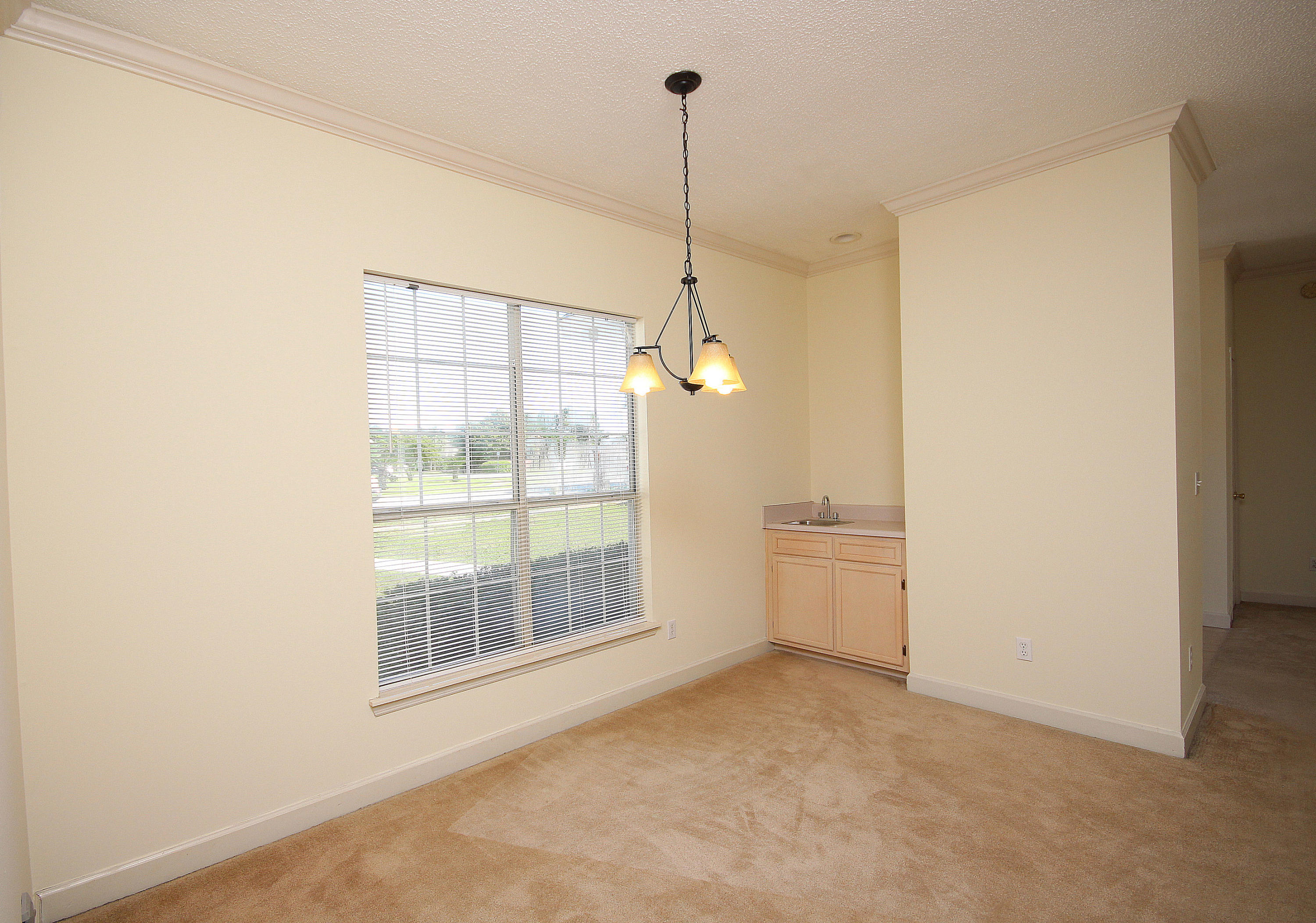 Ridge Wood Manor - Residential