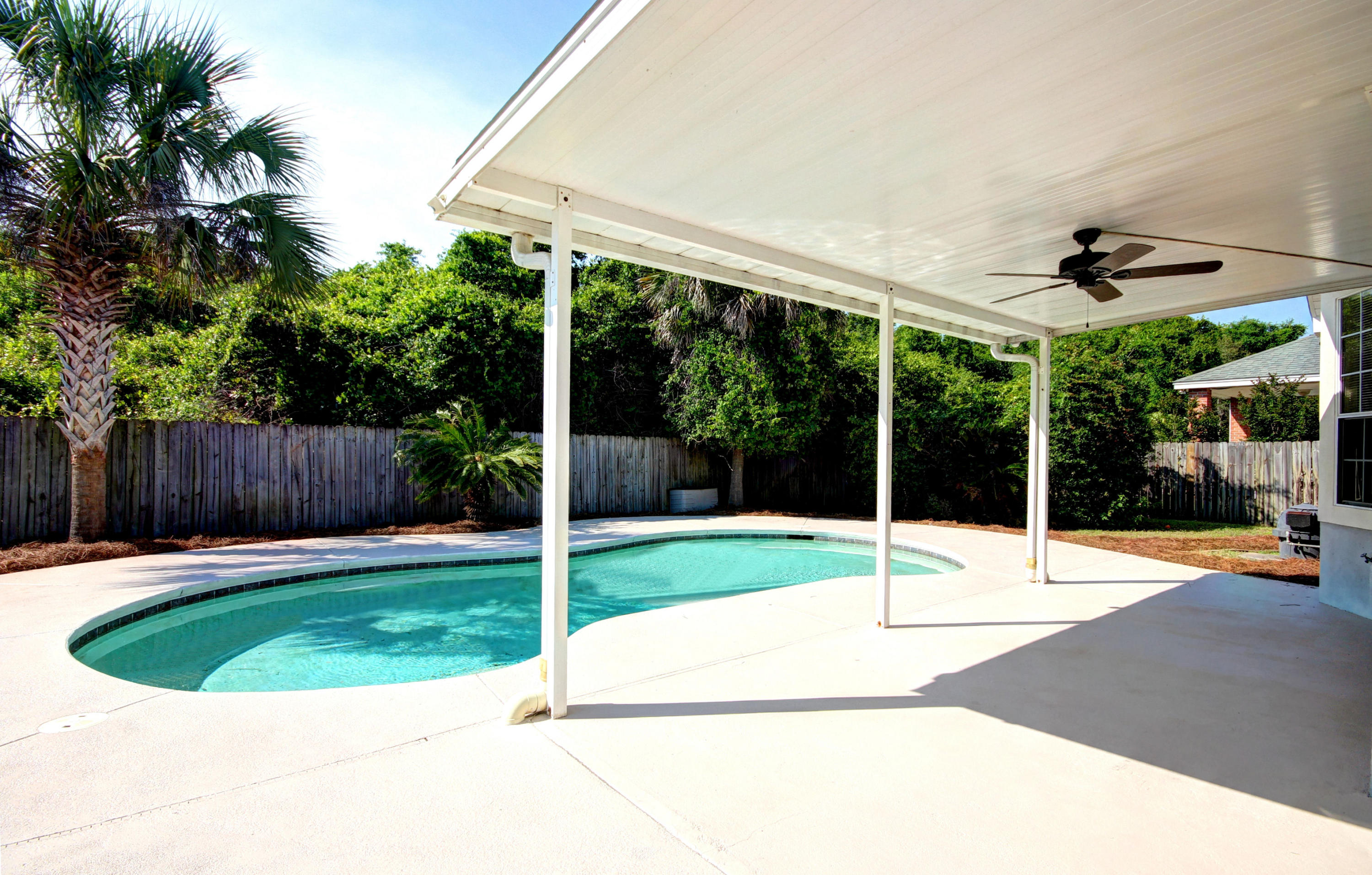 Ridge Wood Manor - Residential