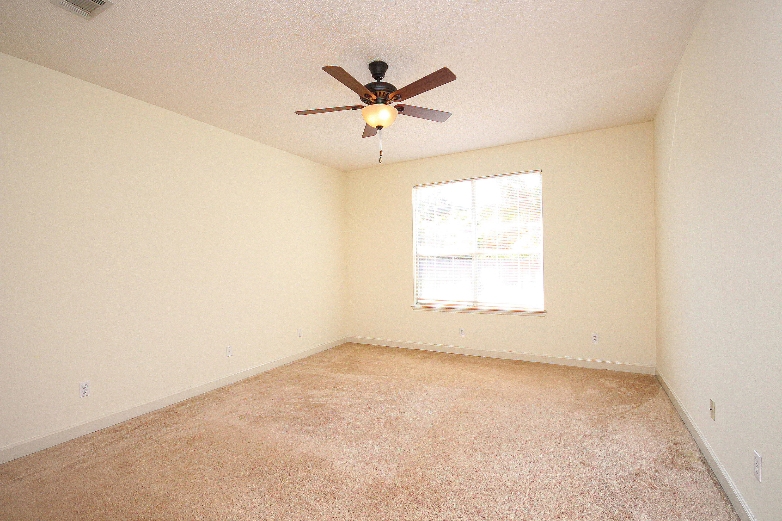 Ridge Wood Manor - Residential