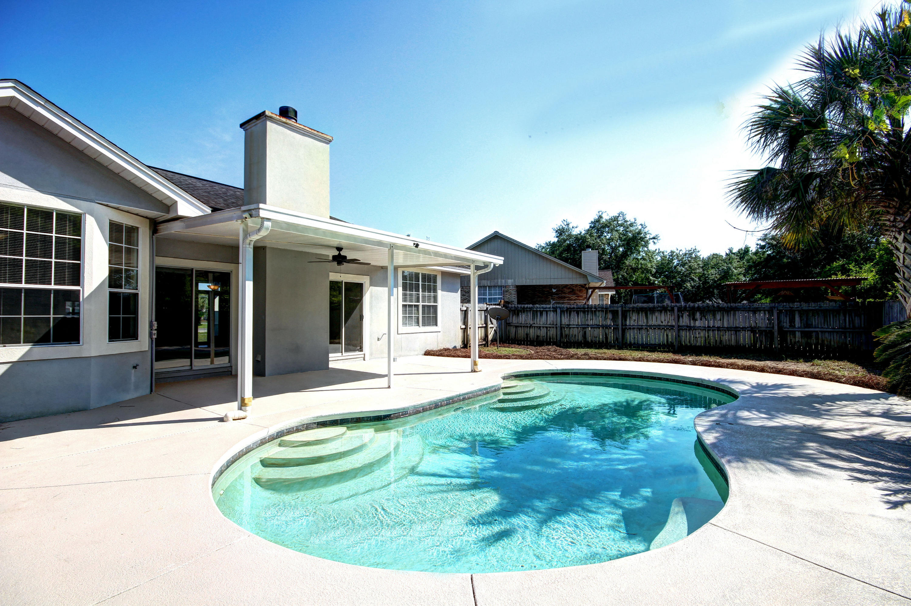 Ridge Wood Manor - Residential