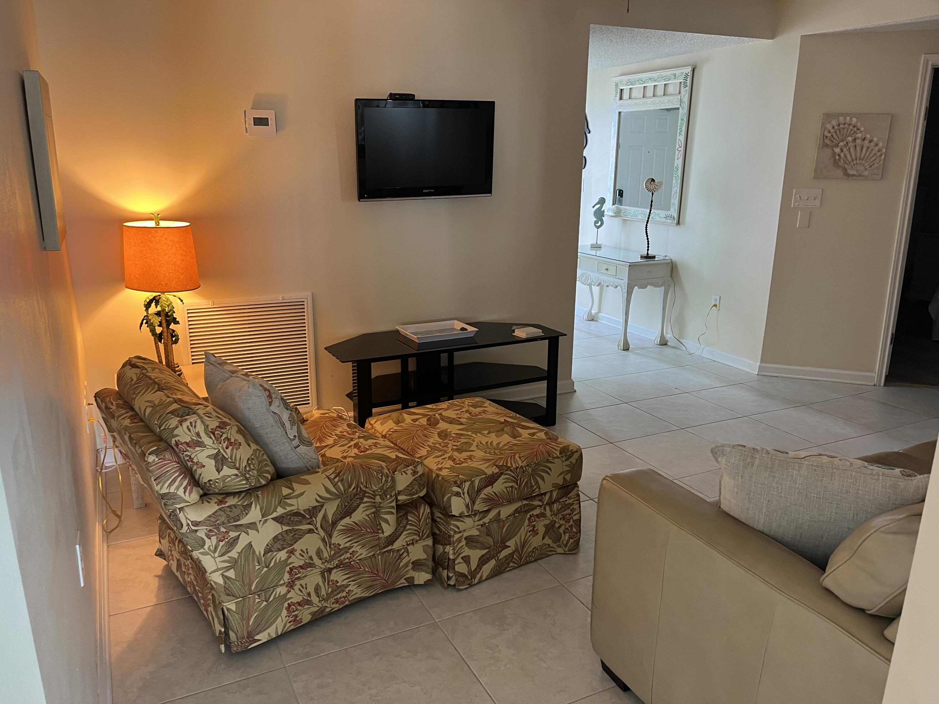 The Palms Condo - Residential