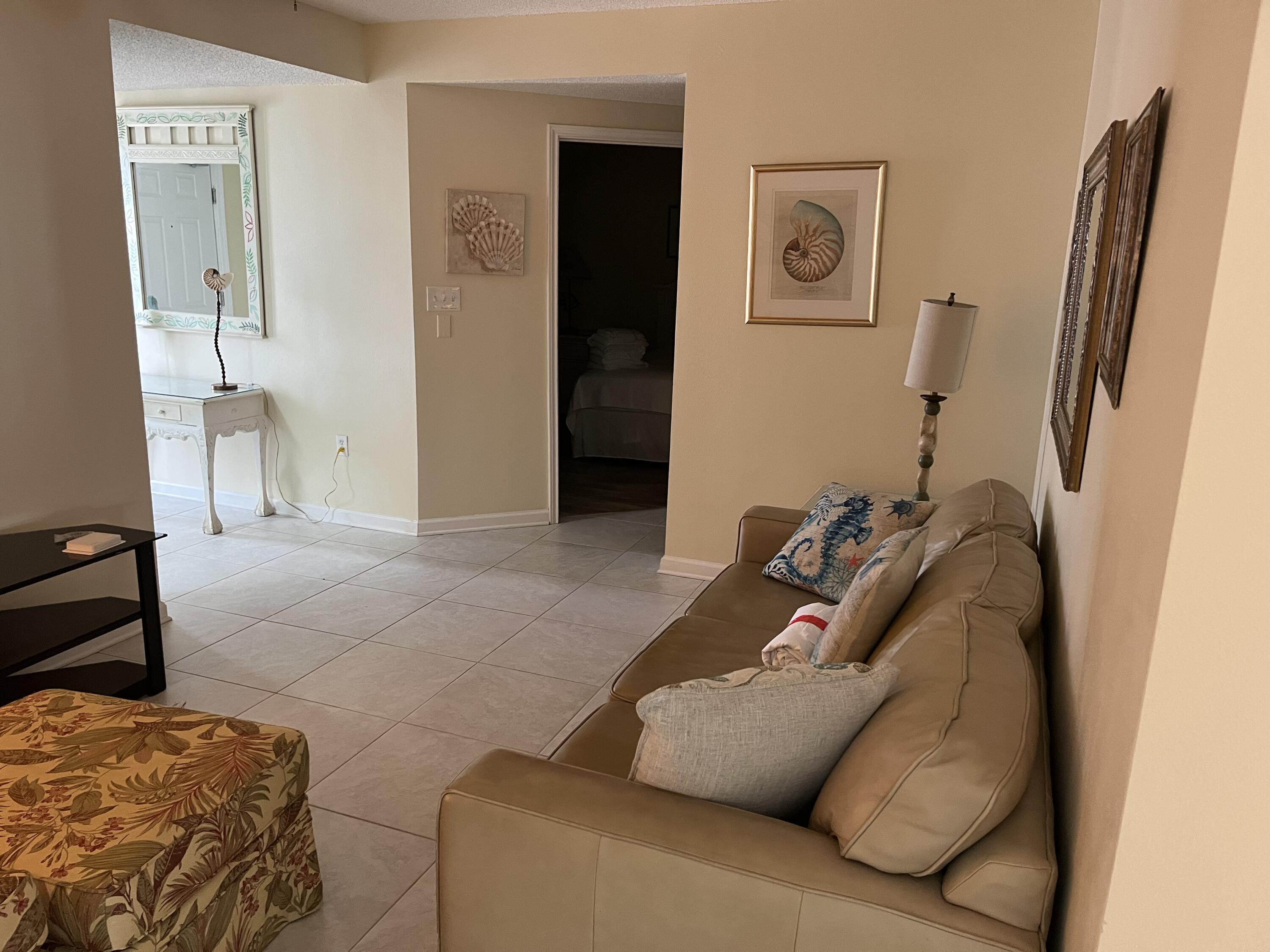 The Palms Condo - Residential