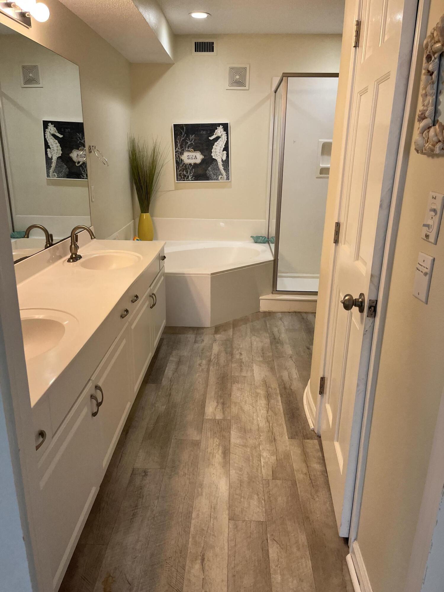 The Palms Condo - Residential