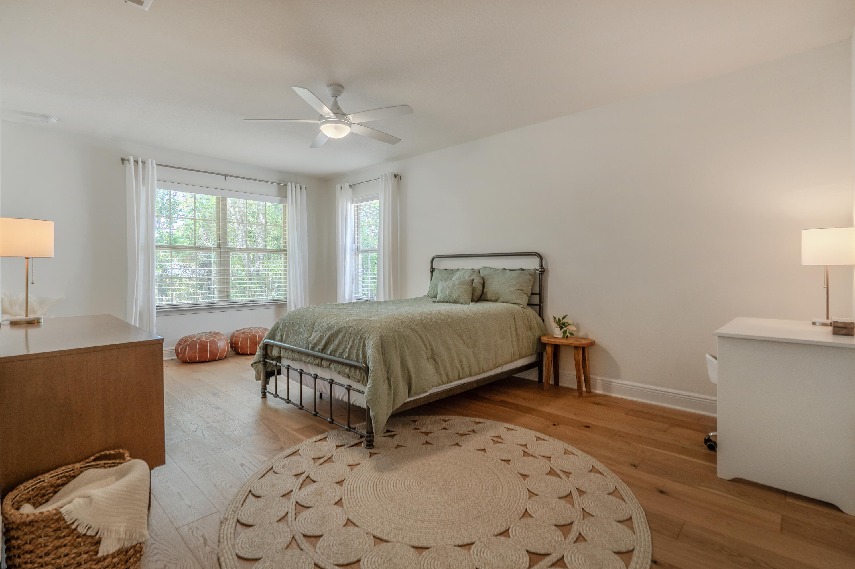 EAGLE BAY - Residential