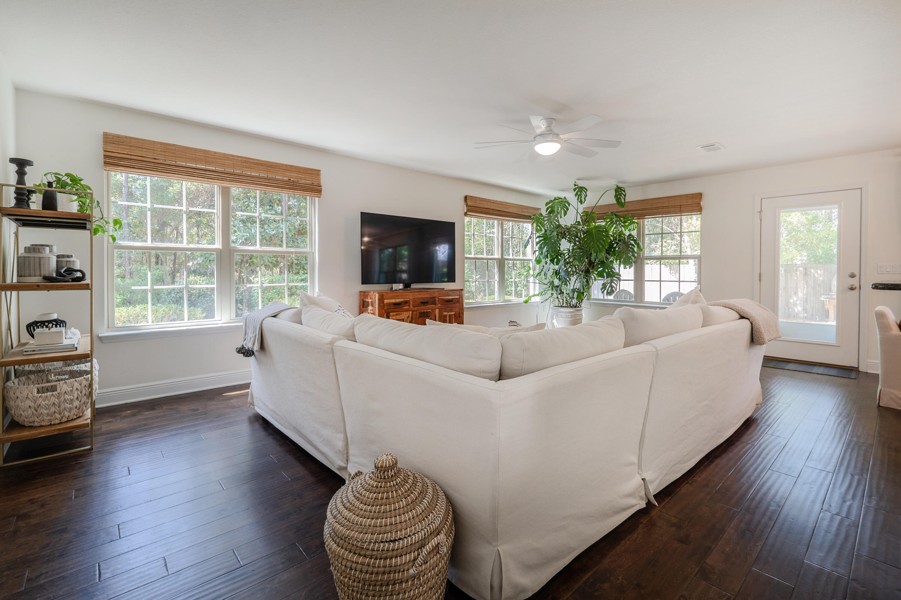 EAGLE BAY - Residential