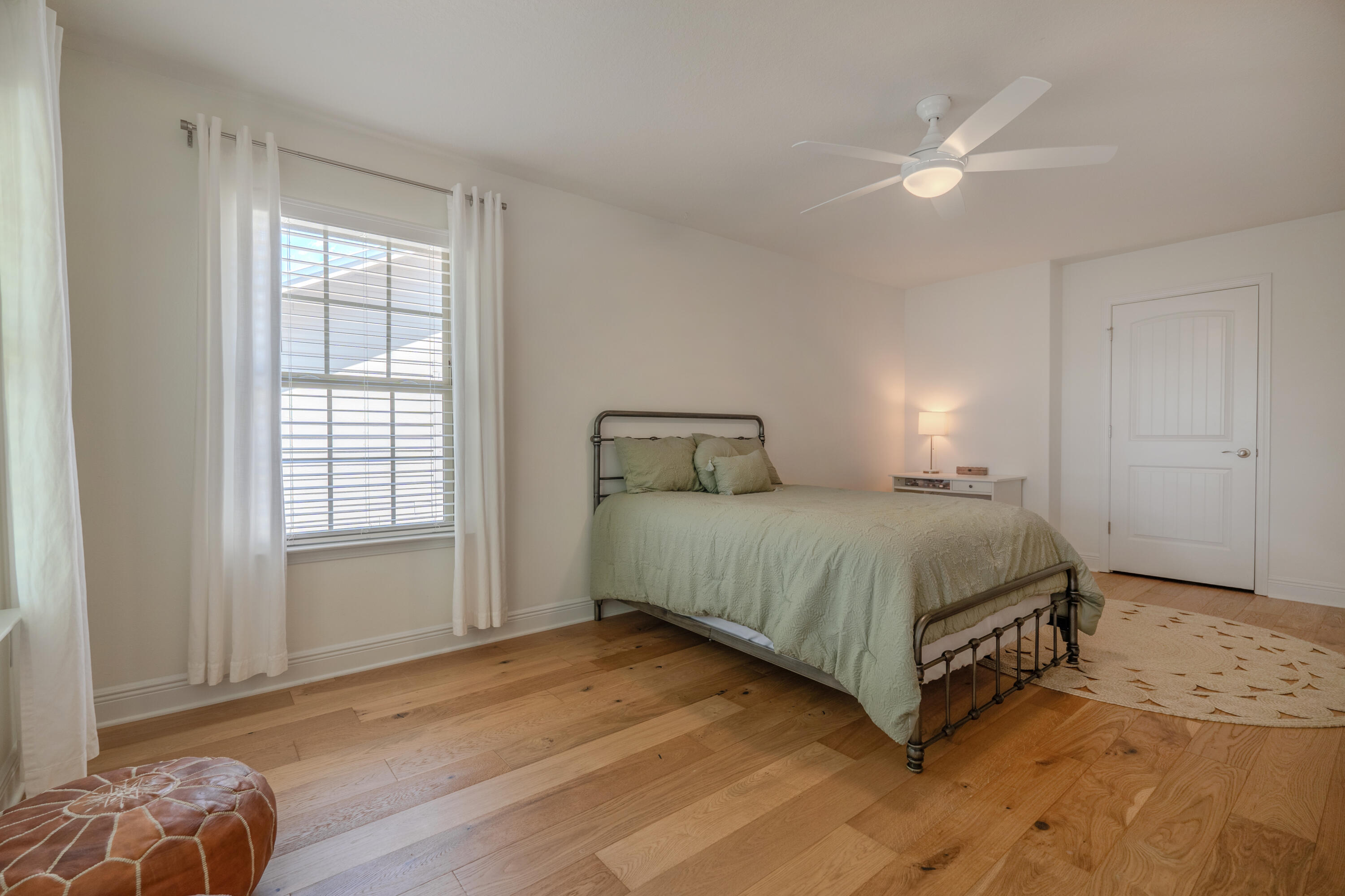 EAGLE BAY - Residential