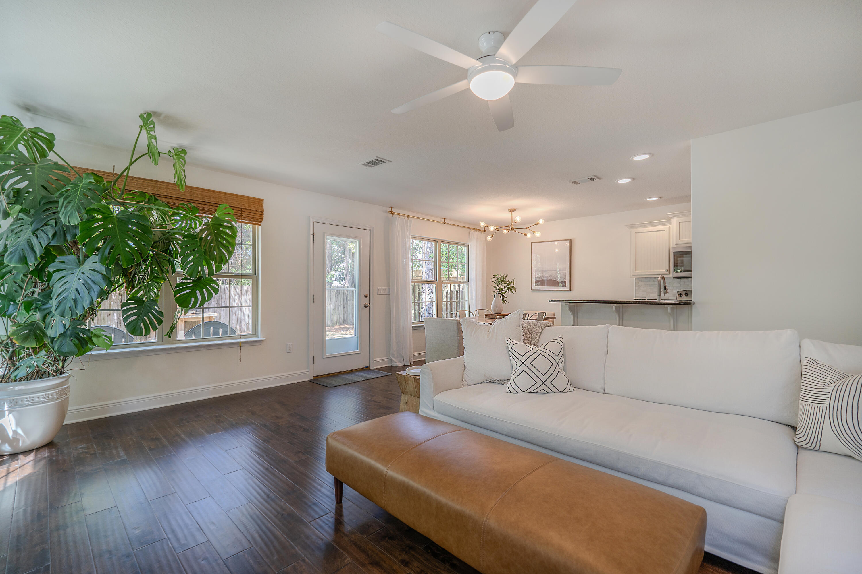 EAGLE BAY - Residential