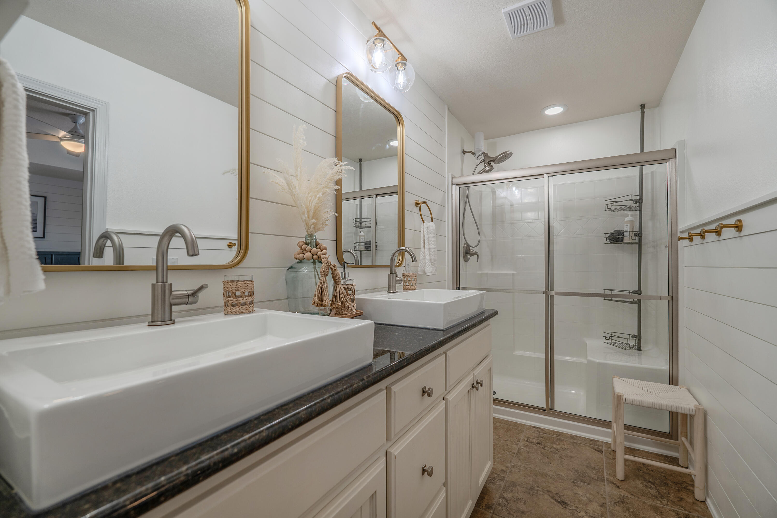 EAGLE BAY - Residential