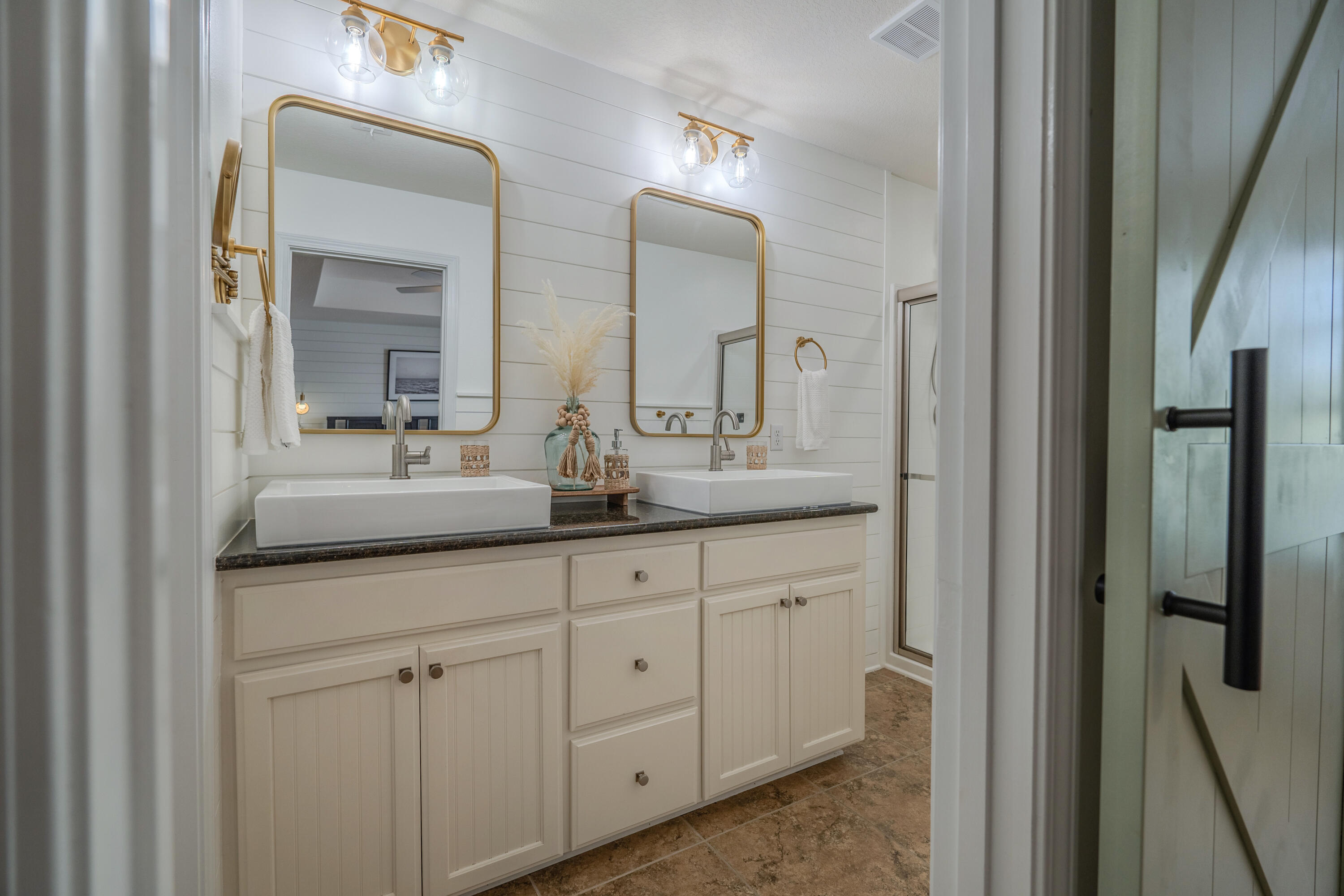 EAGLE BAY - Residential