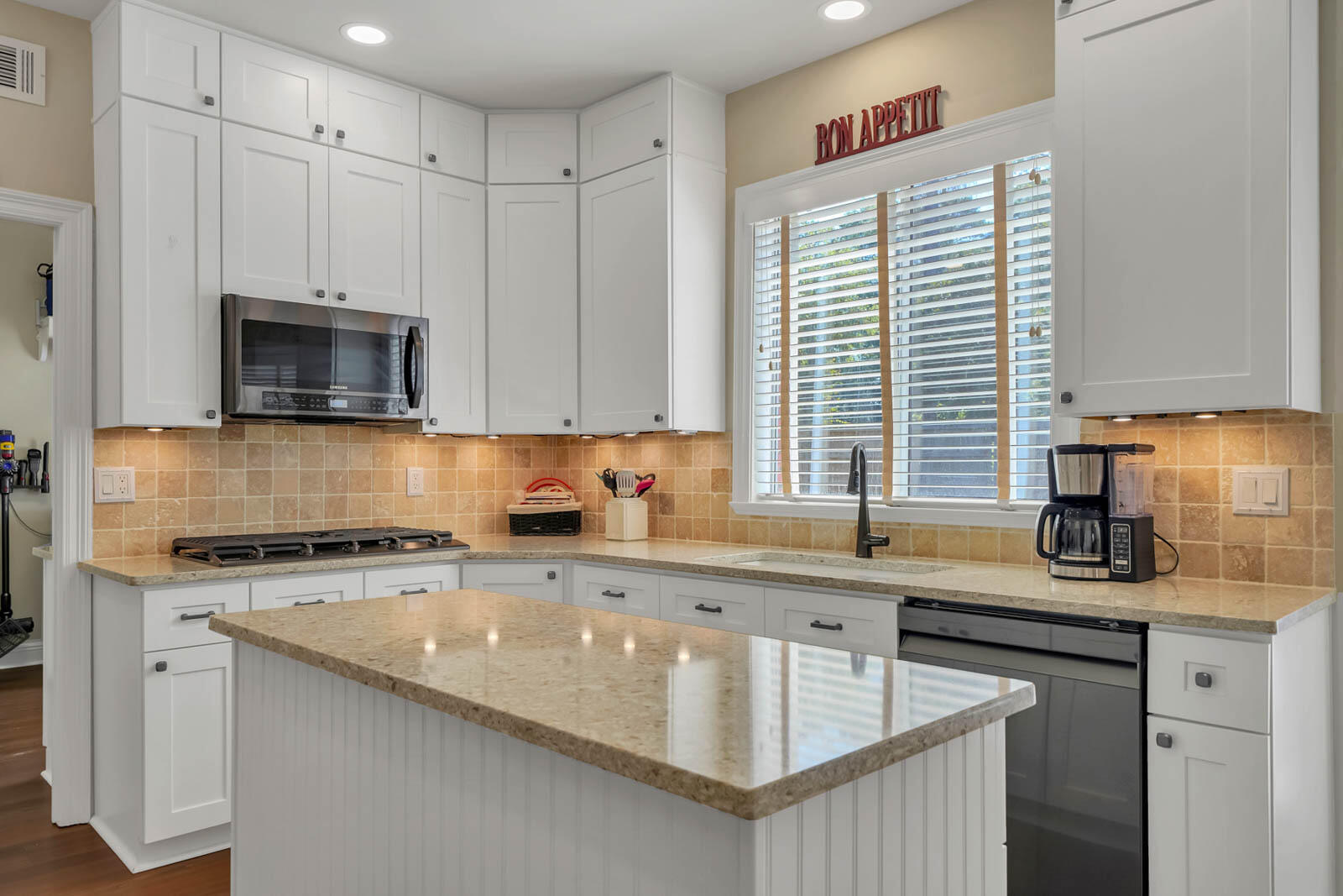 ROCKY BAYOU ESTATES 01 - Residential