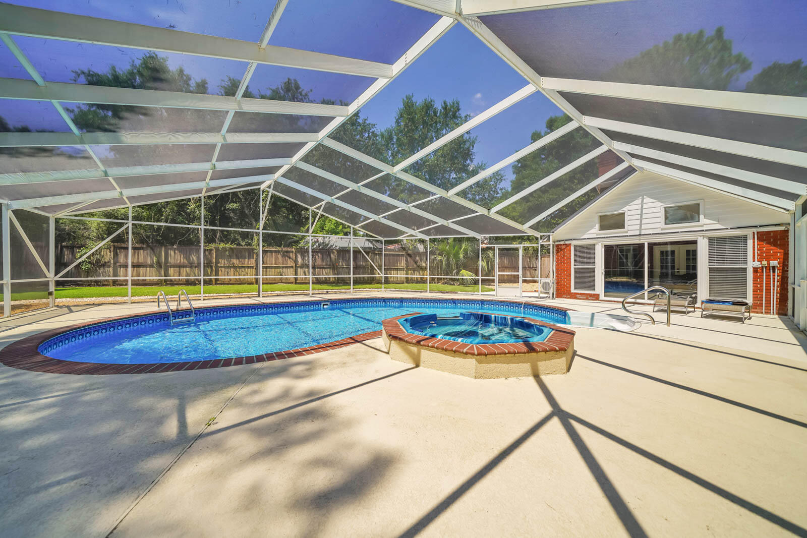 ROCKY BAYOU ESTATES 01 - Residential