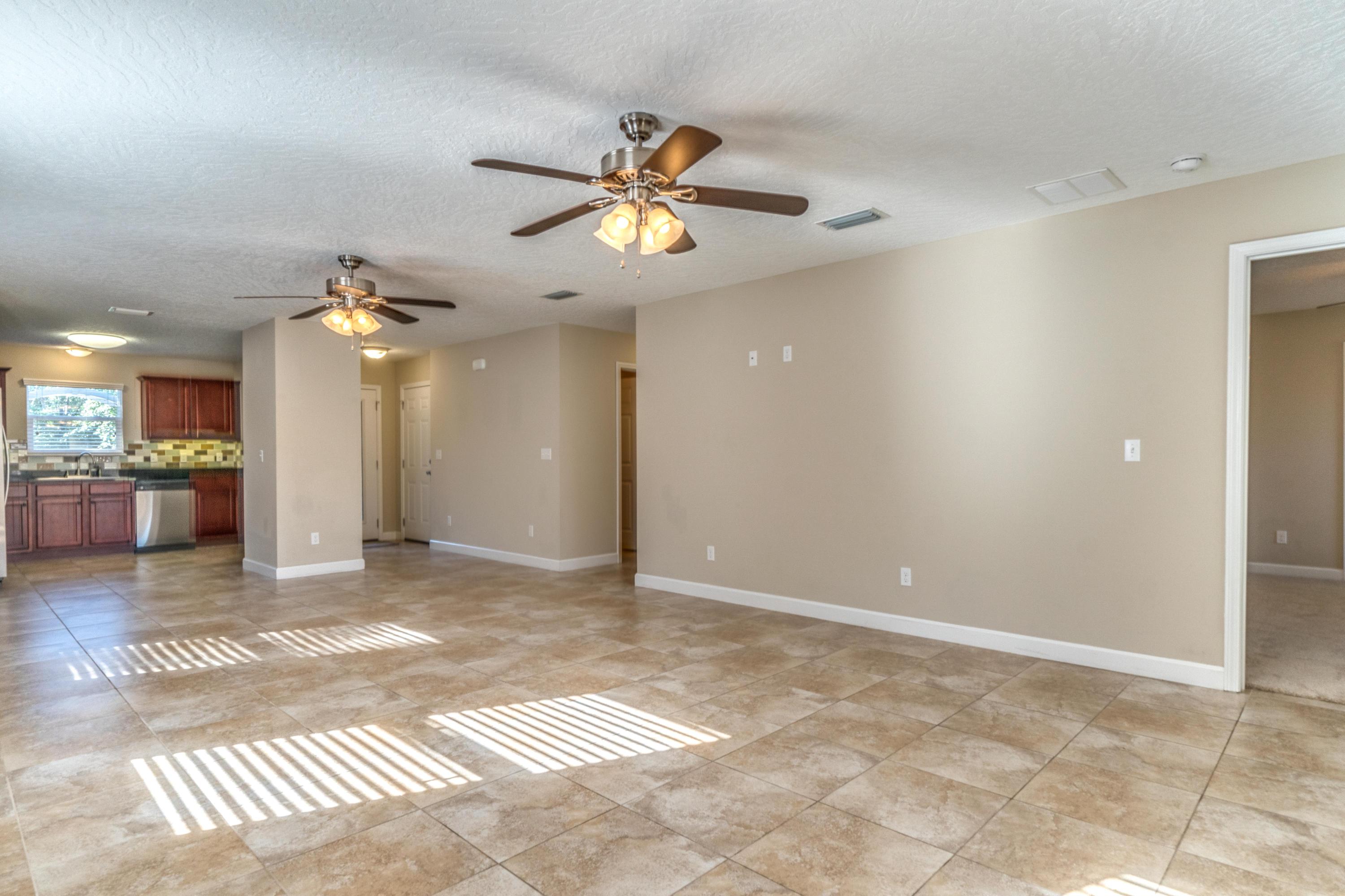 OAK BREEZE - Residential