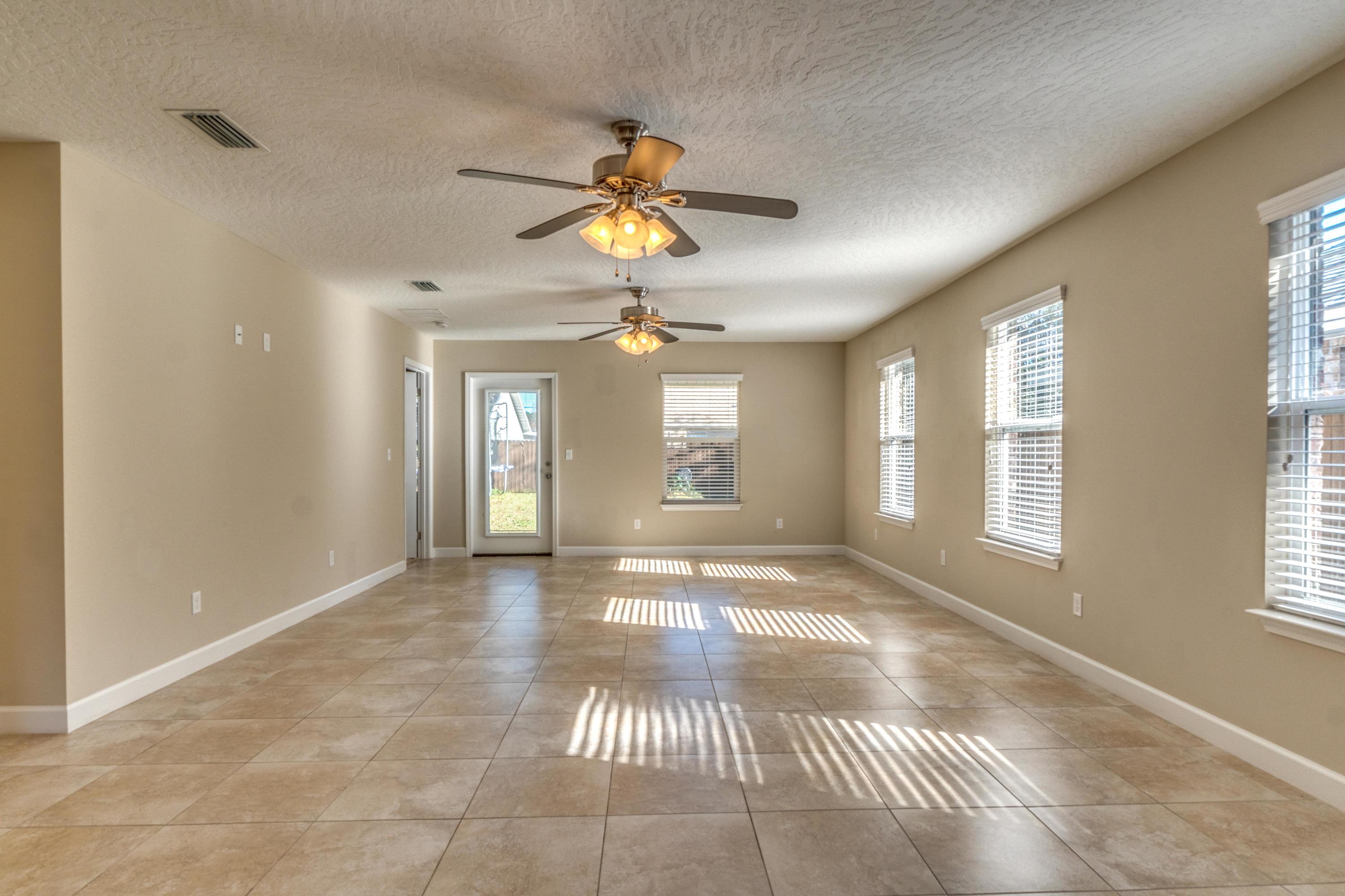 OAK BREEZE - Residential