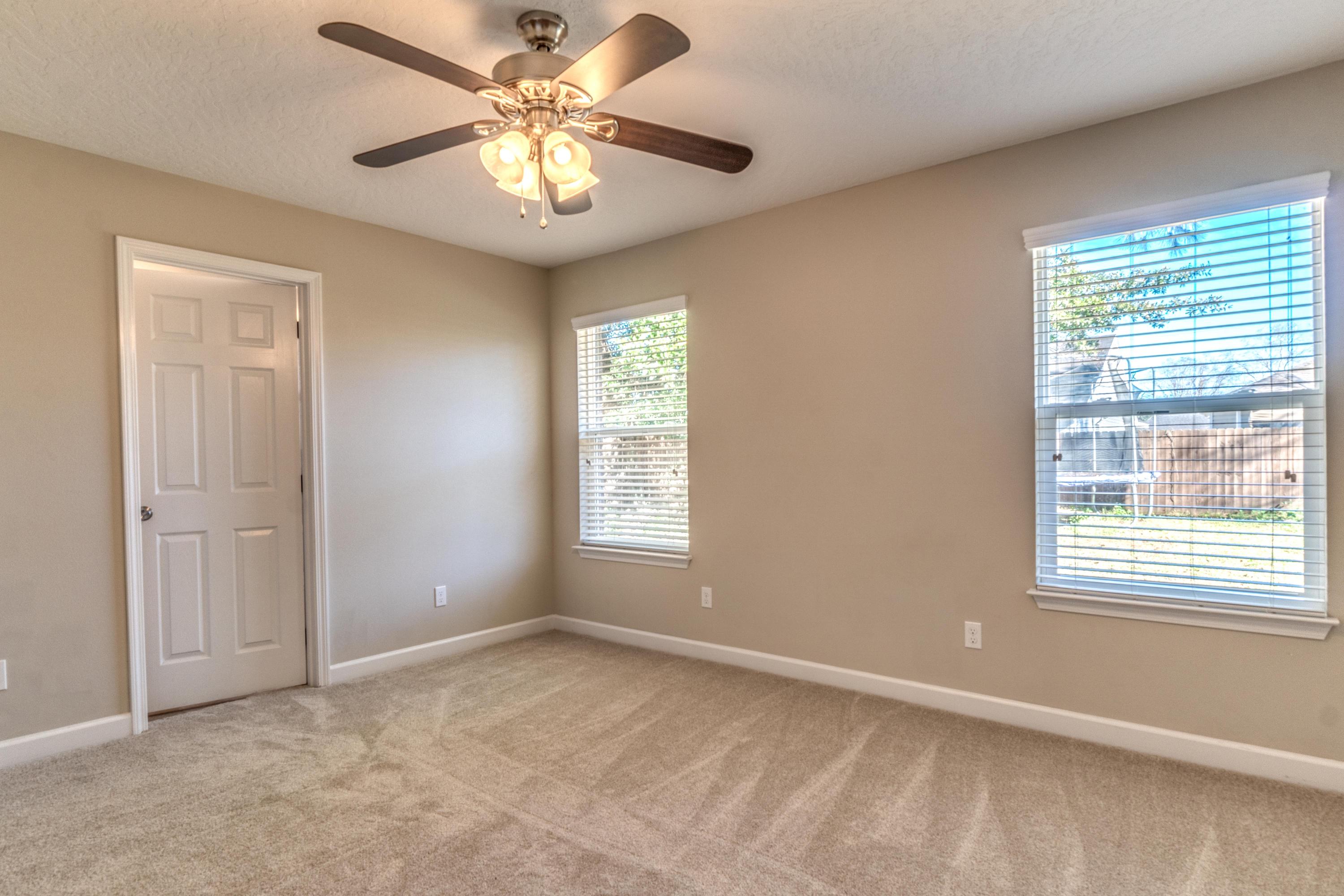 OAK BREEZE - Residential