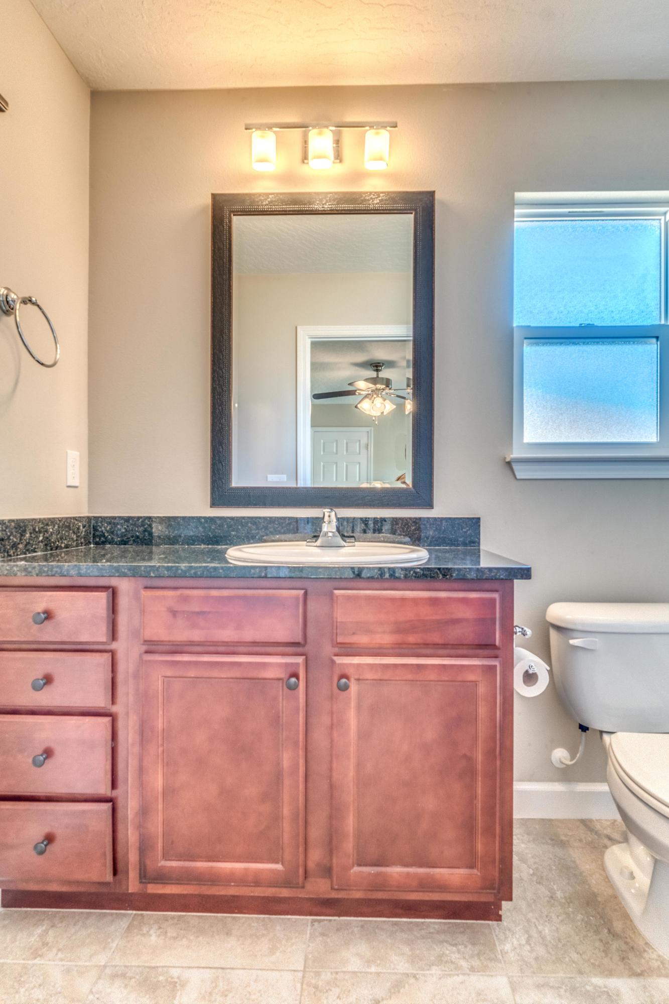 OAK BREEZE - Residential