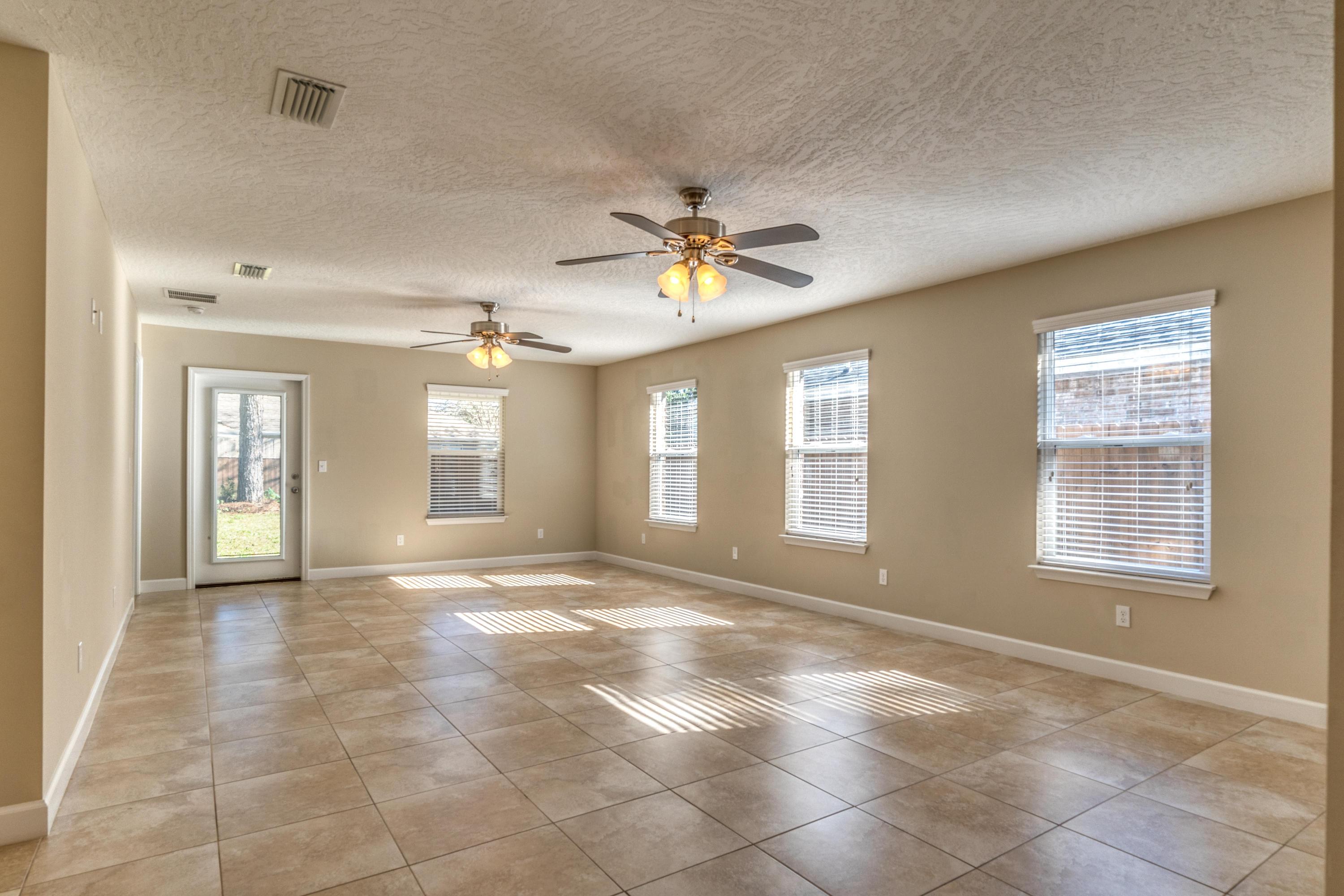 OAK BREEZE - Residential