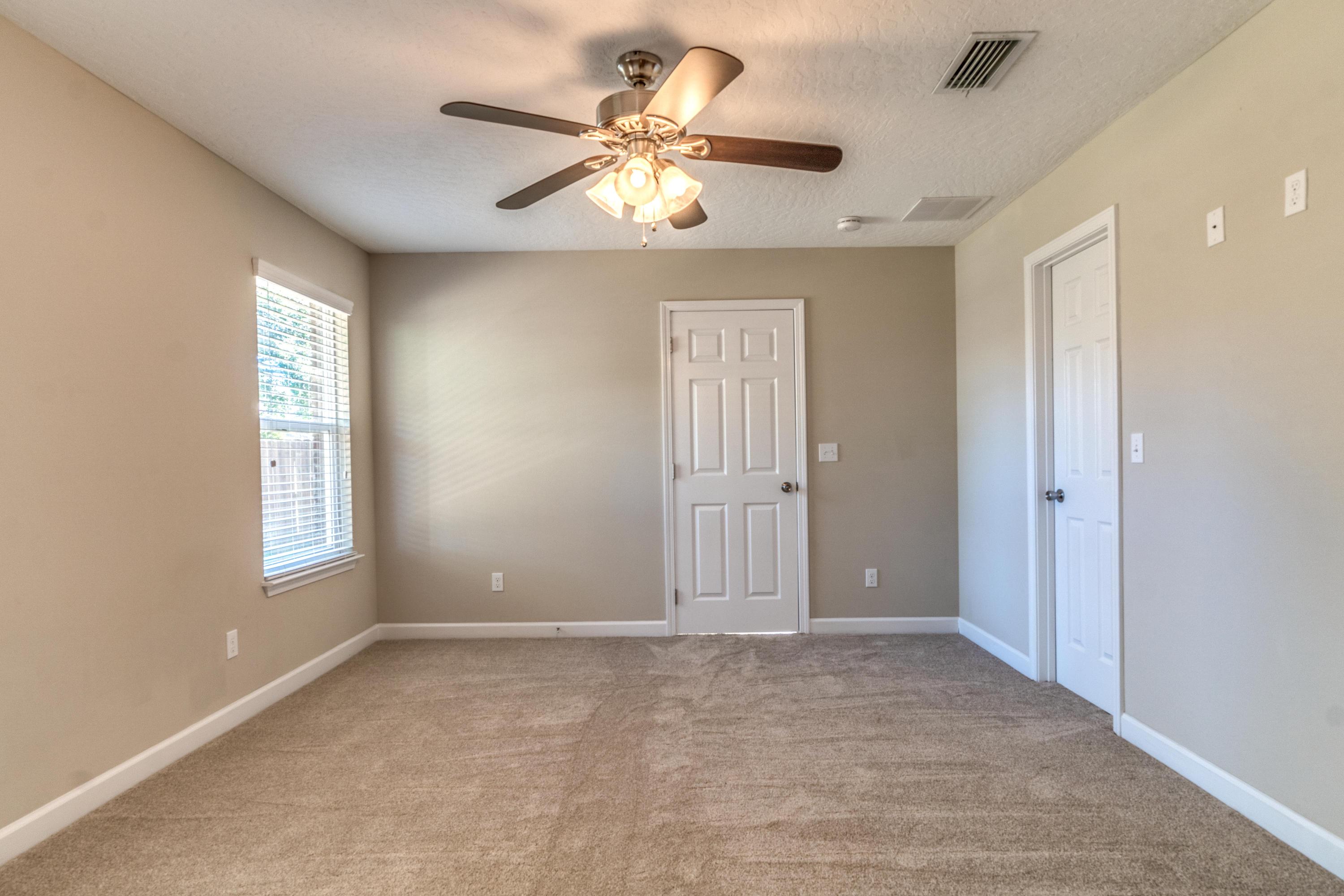 OAK BREEZE - Residential