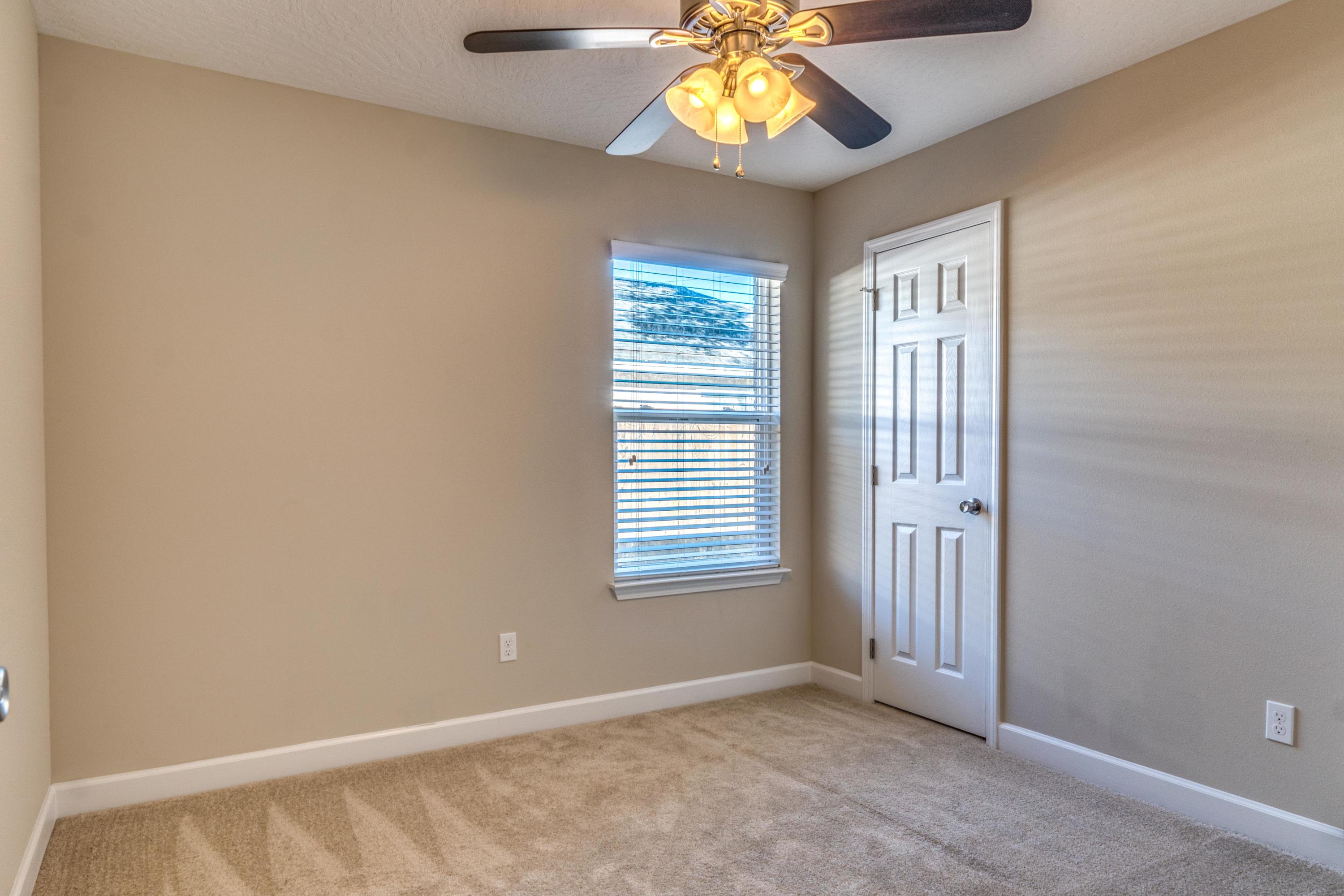 OAK BREEZE - Residential