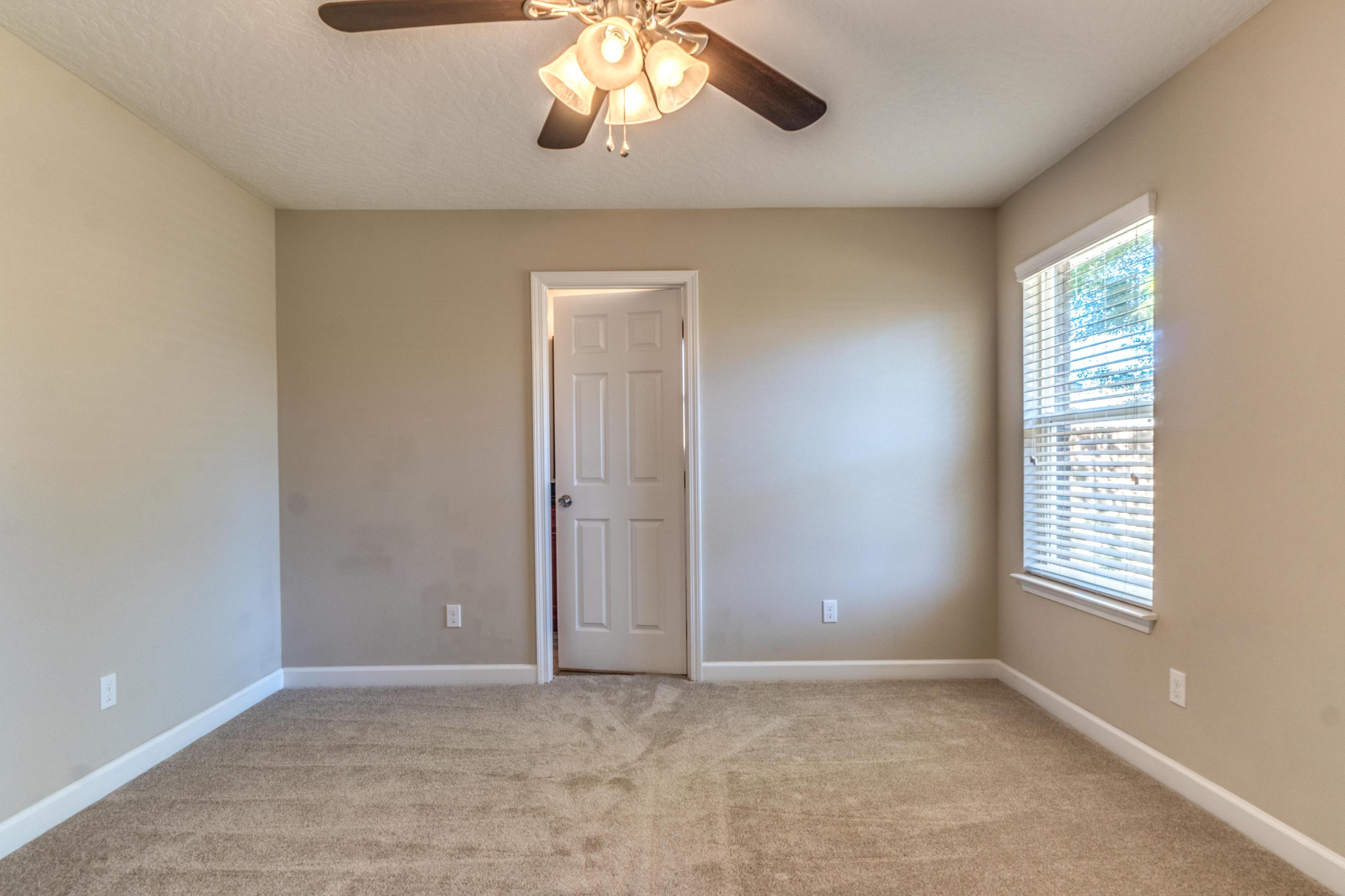 OAK BREEZE - Residential