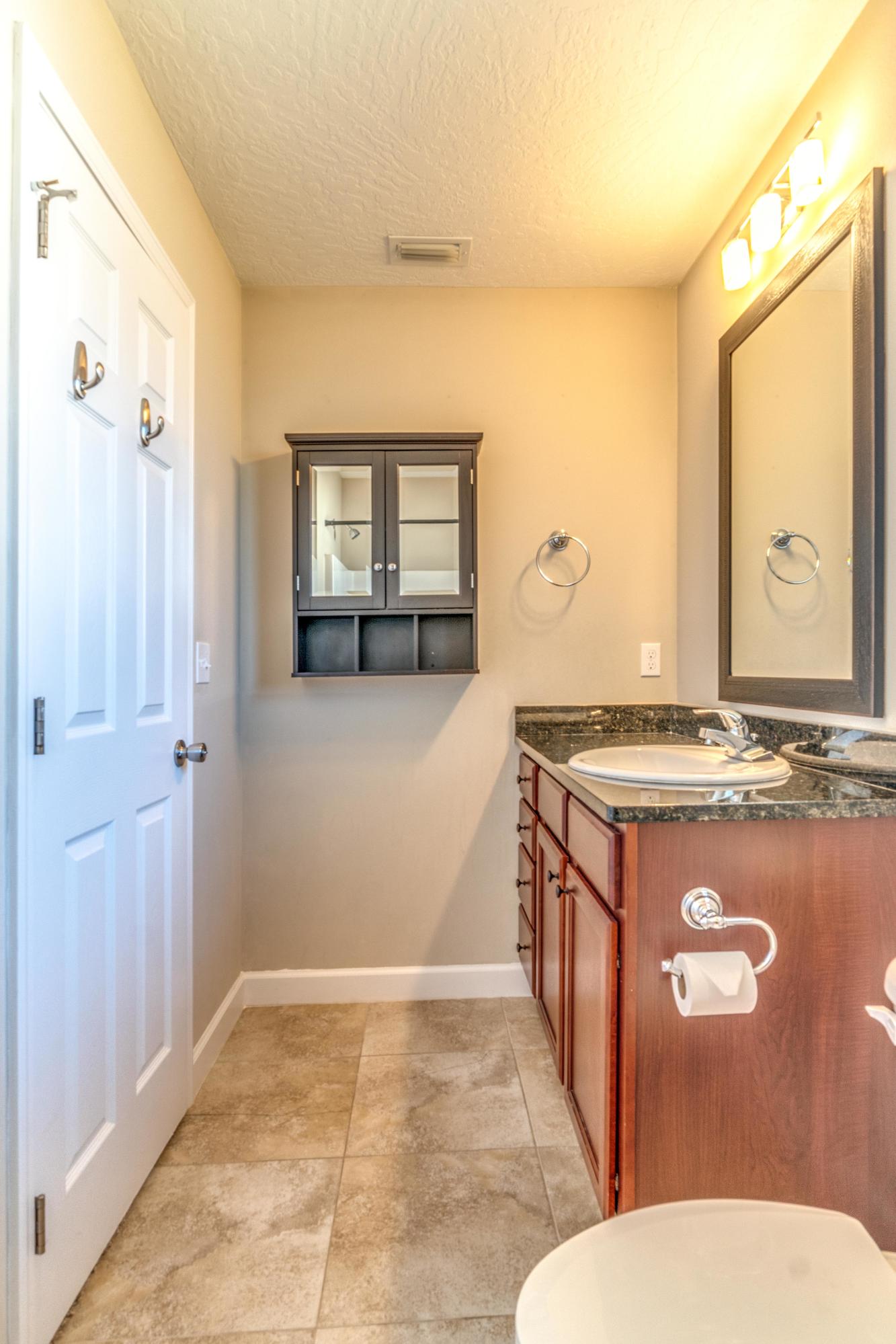 OAK BREEZE - Residential