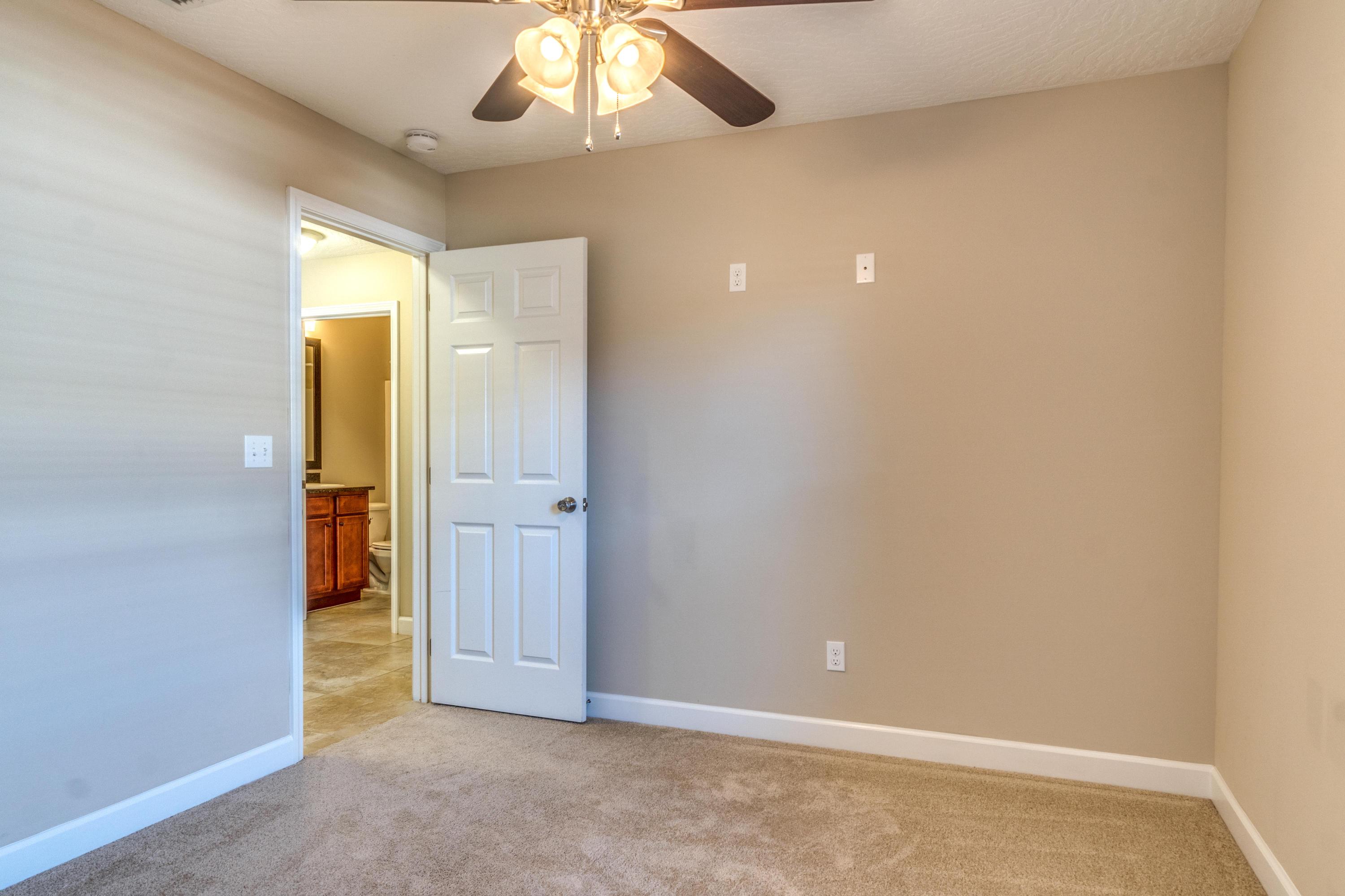 OAK BREEZE - Residential