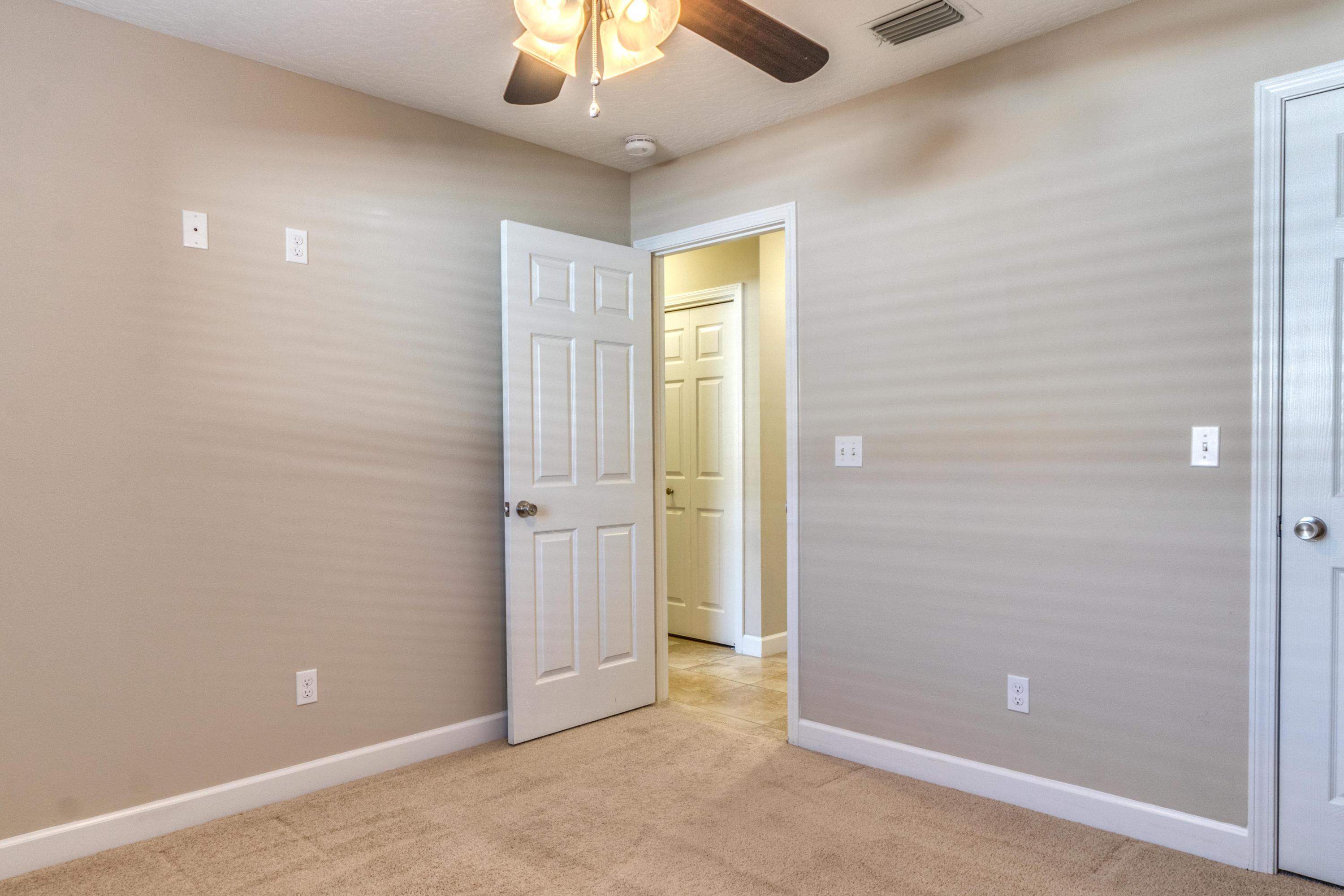 OAK BREEZE - Residential