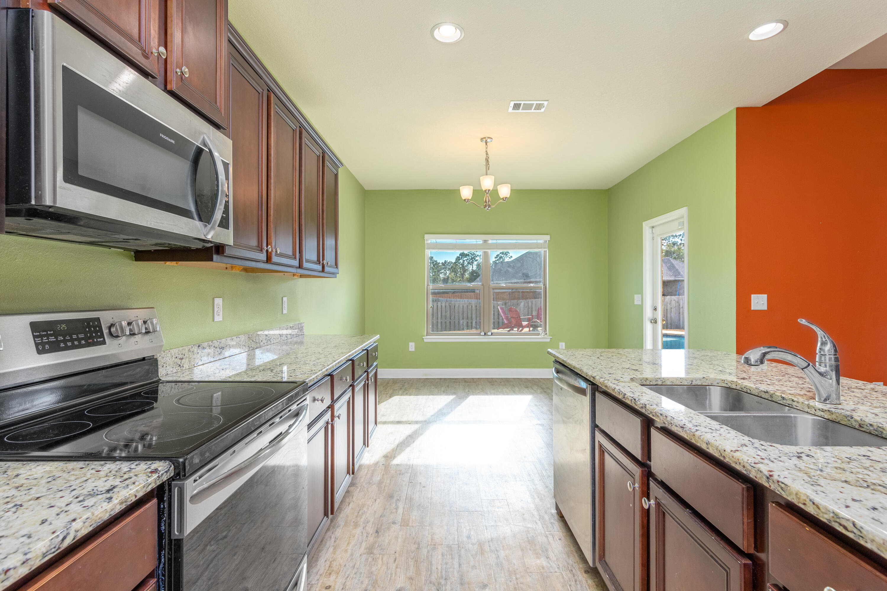 REDSTONE COMMONS - Residential