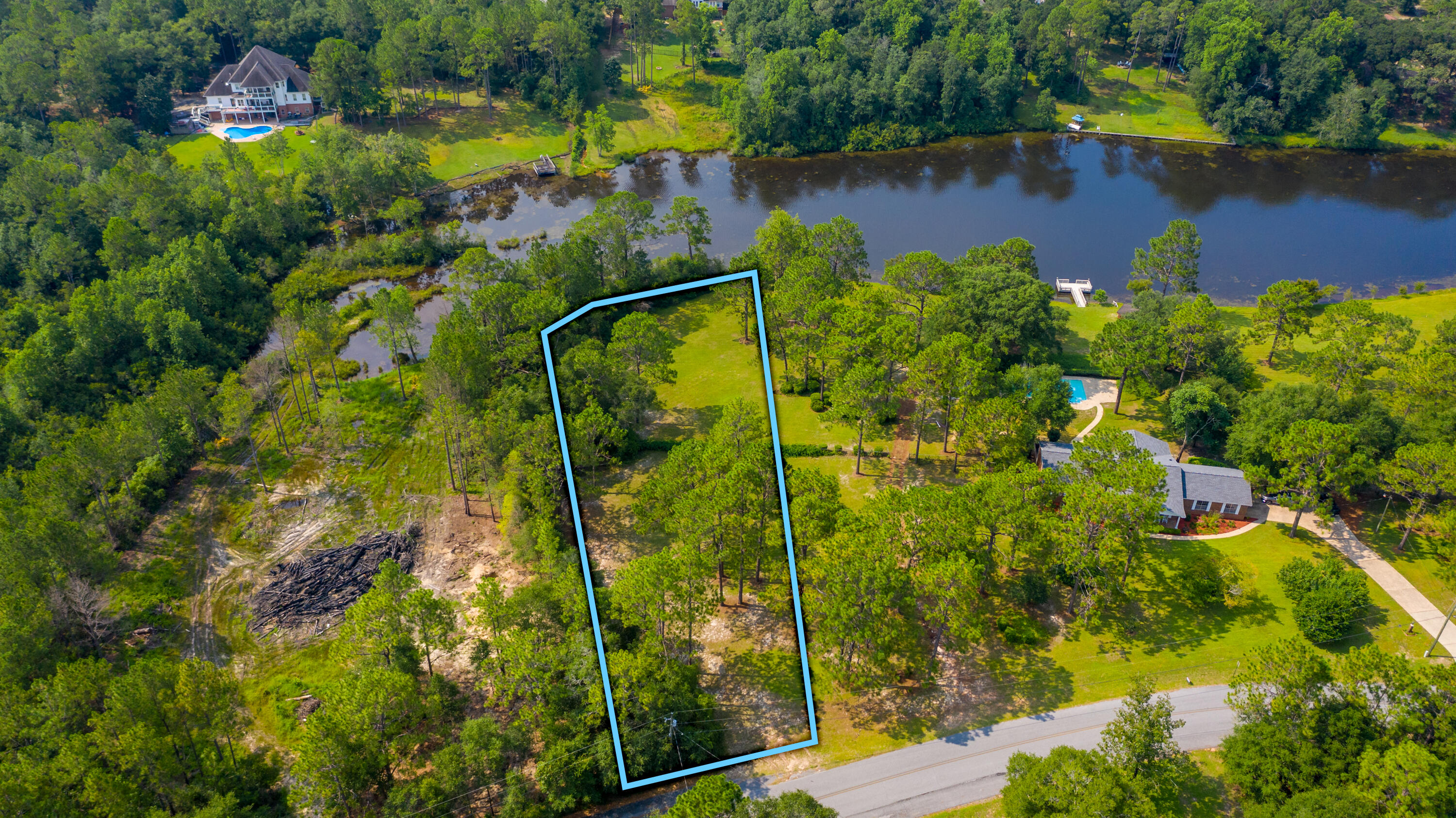 CRESTVIEW SUBURB - Land