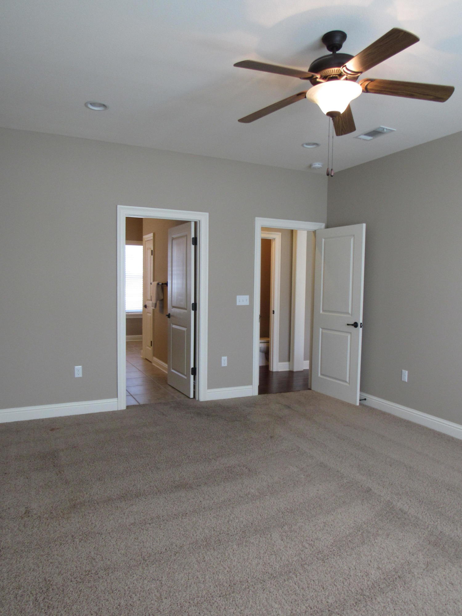 HAWK'S LANDING - Residential