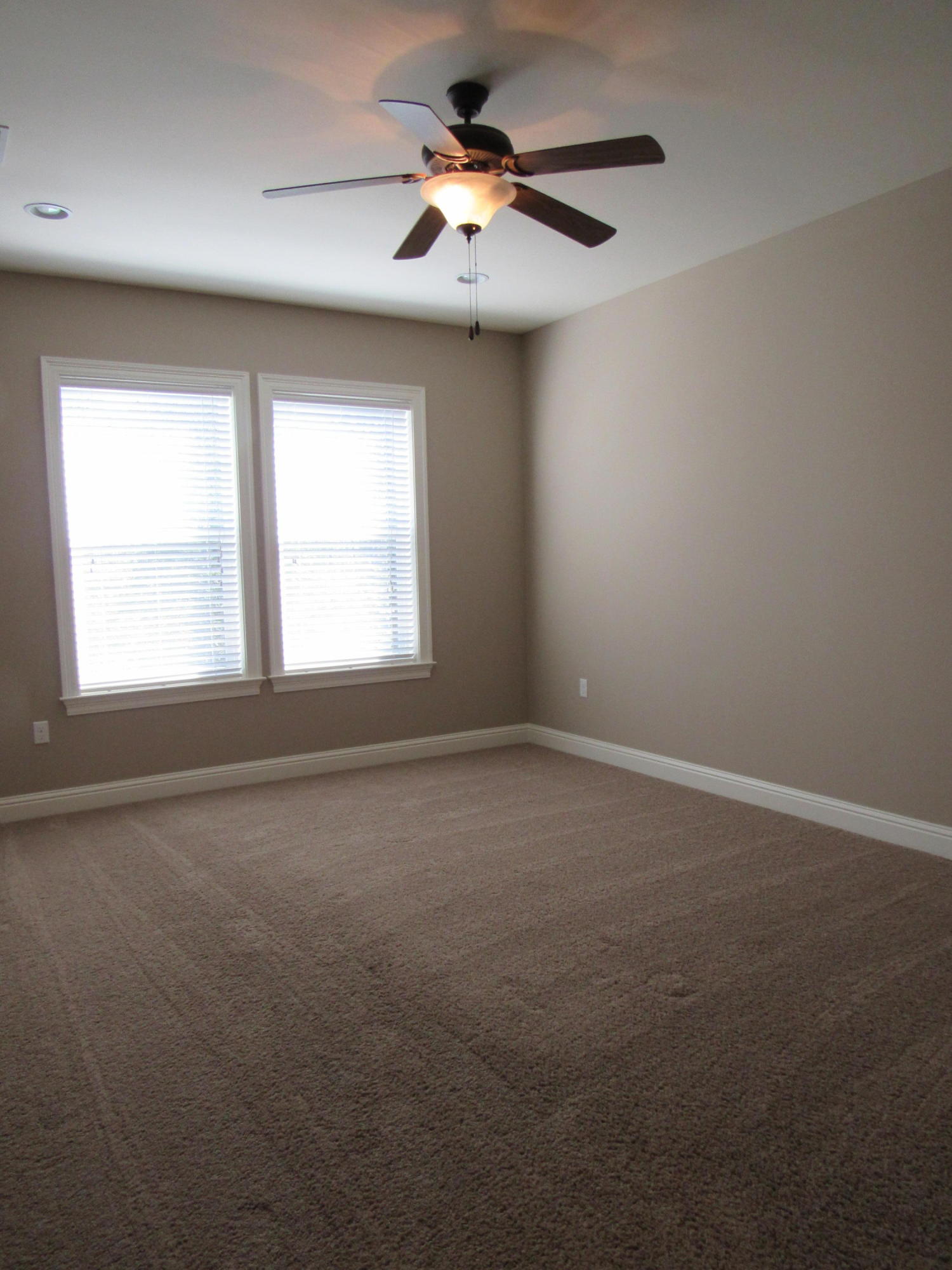 HAWK'S LANDING - Residential