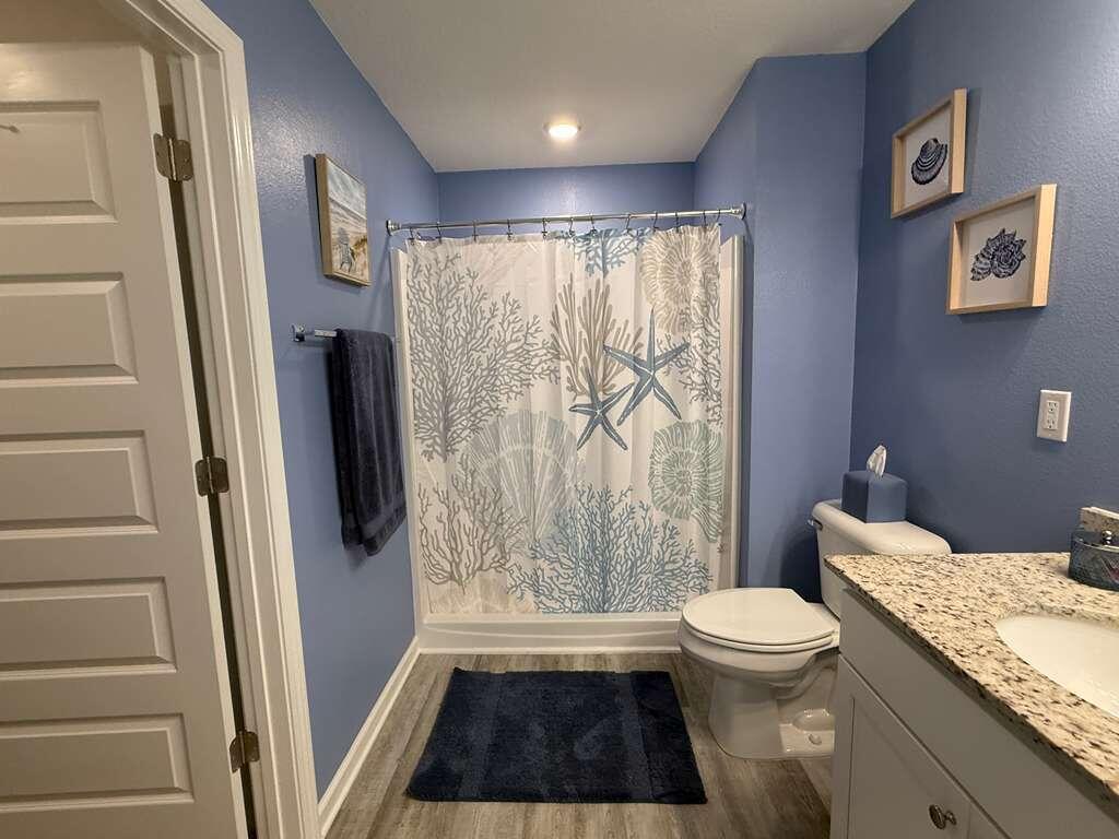 Owl's Head East - Residential Lease