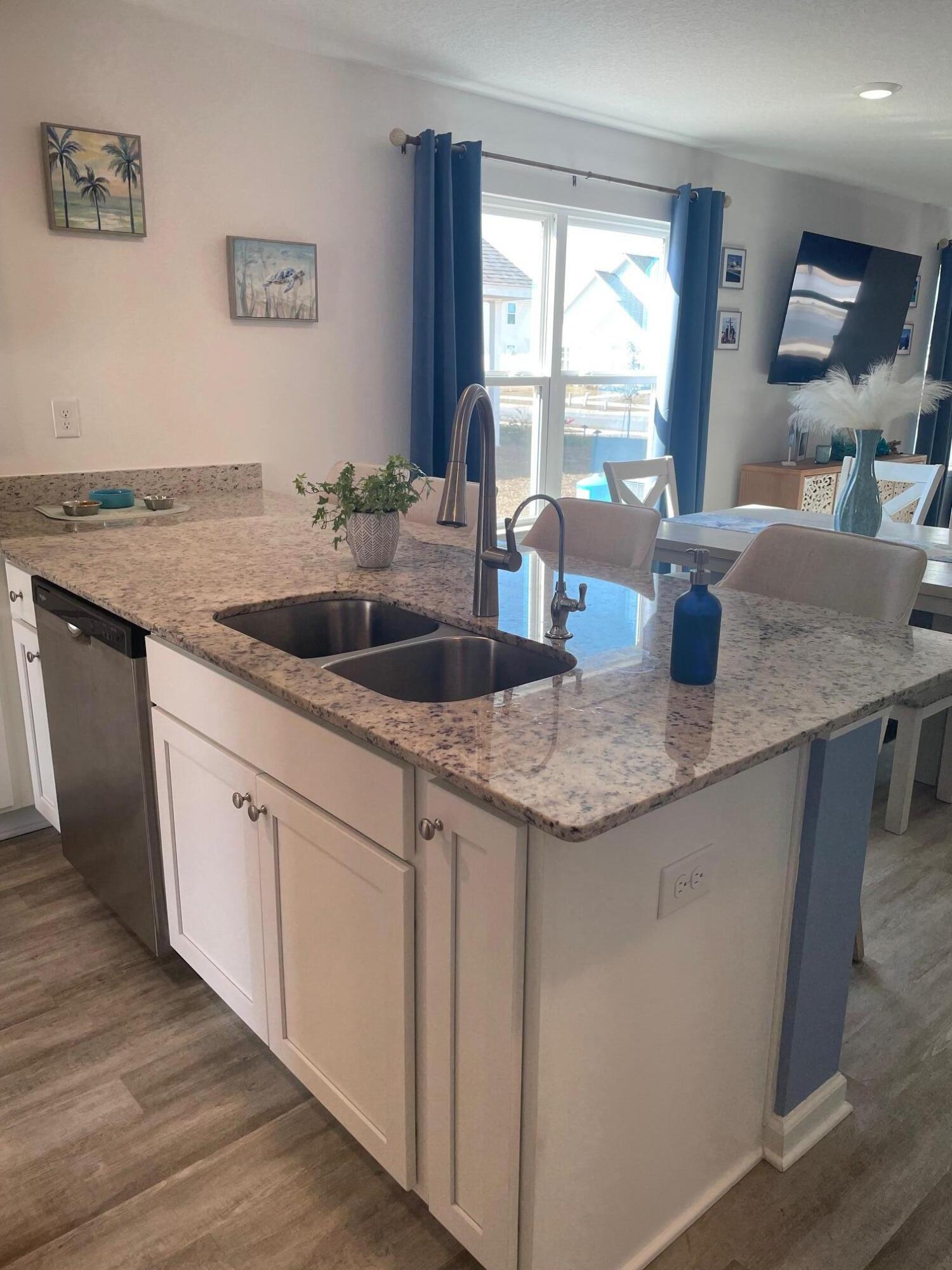 Owl's Head East - Residential Lease