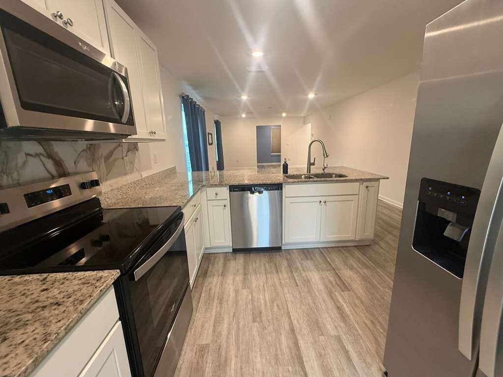 Owl's Head East - Residential Lease