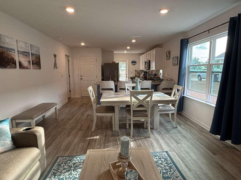 Owl's Head East - Residential Lease