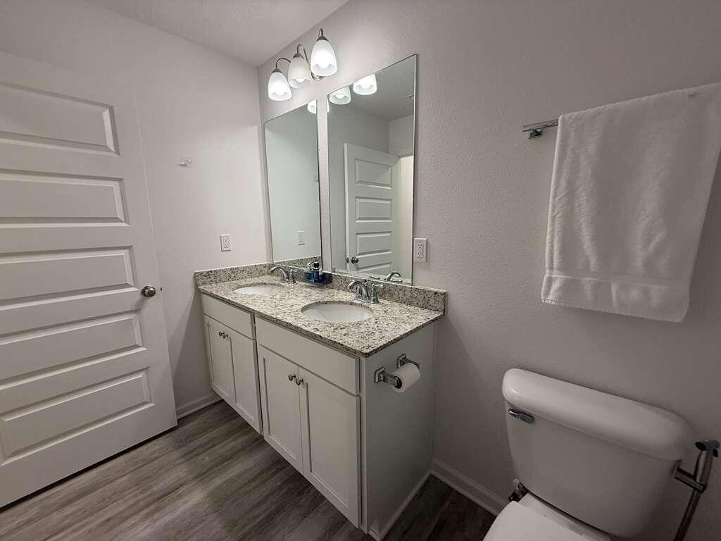 Owl's Head East - Residential Lease