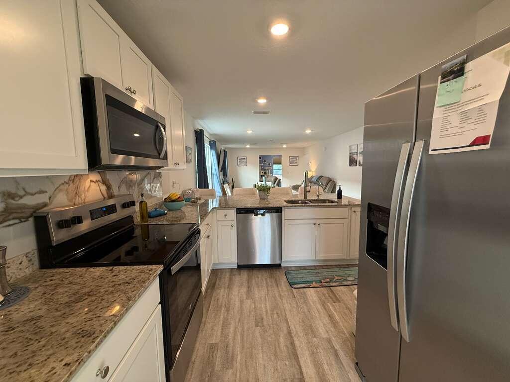 Owl's Head East - Residential Lease